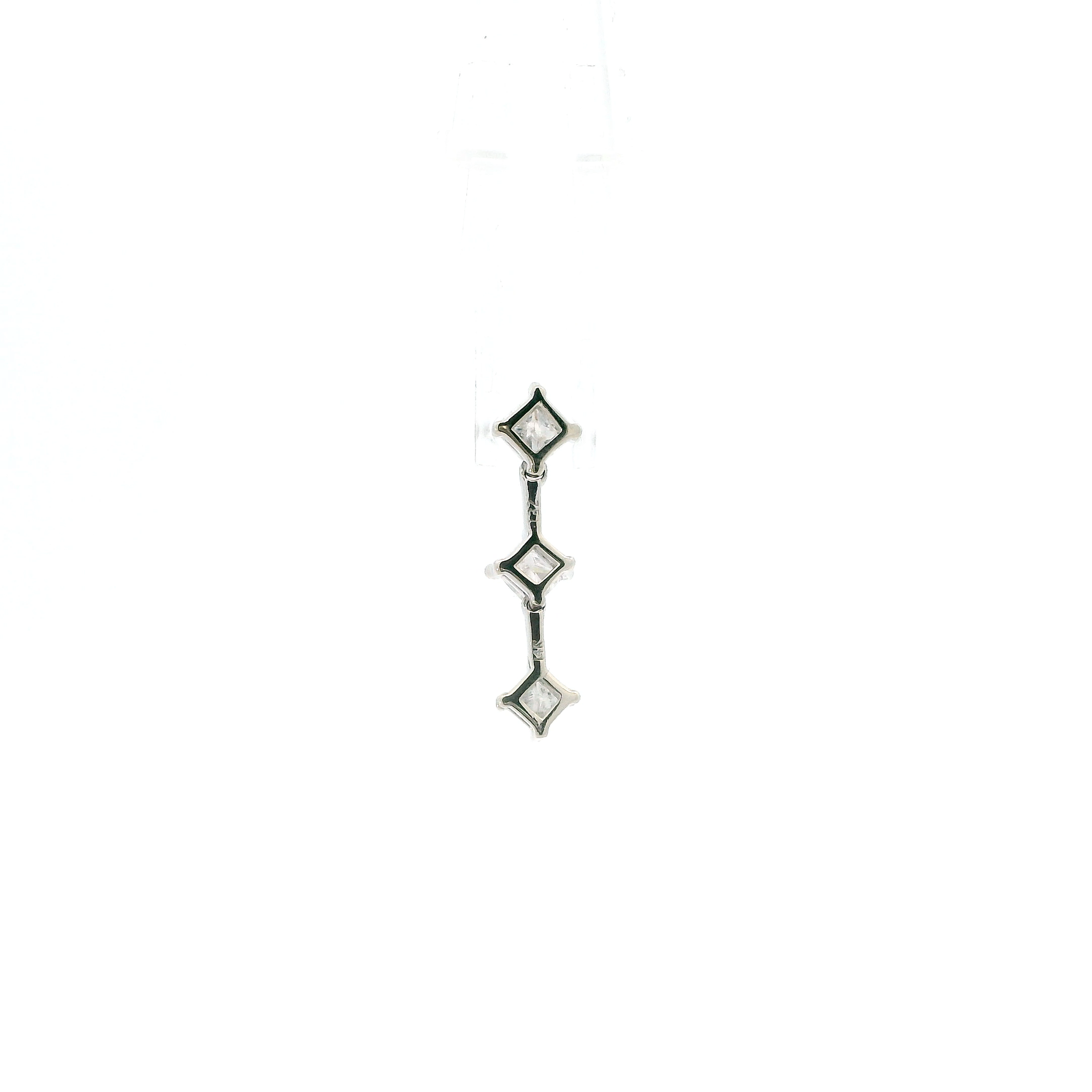 14K White Gold Diamonds Pendant - 0.90CTTW