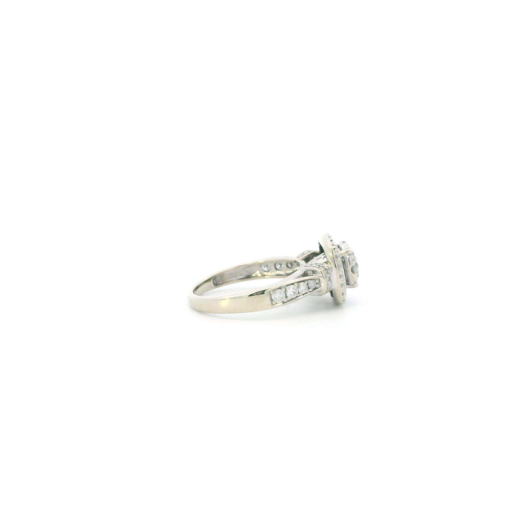 10K White Gold Diamond Womens Ring - 0.85ct