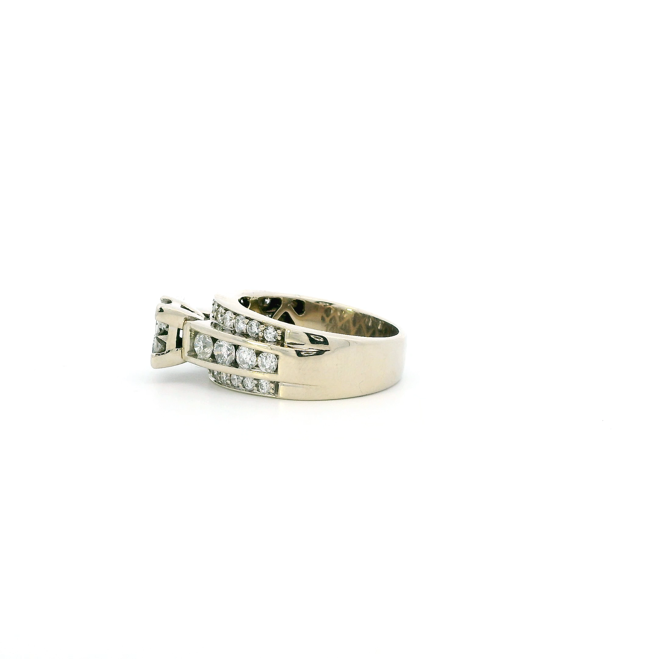 14K White Gold Diamonds 3 Layer Womens Ring - 2.50ct