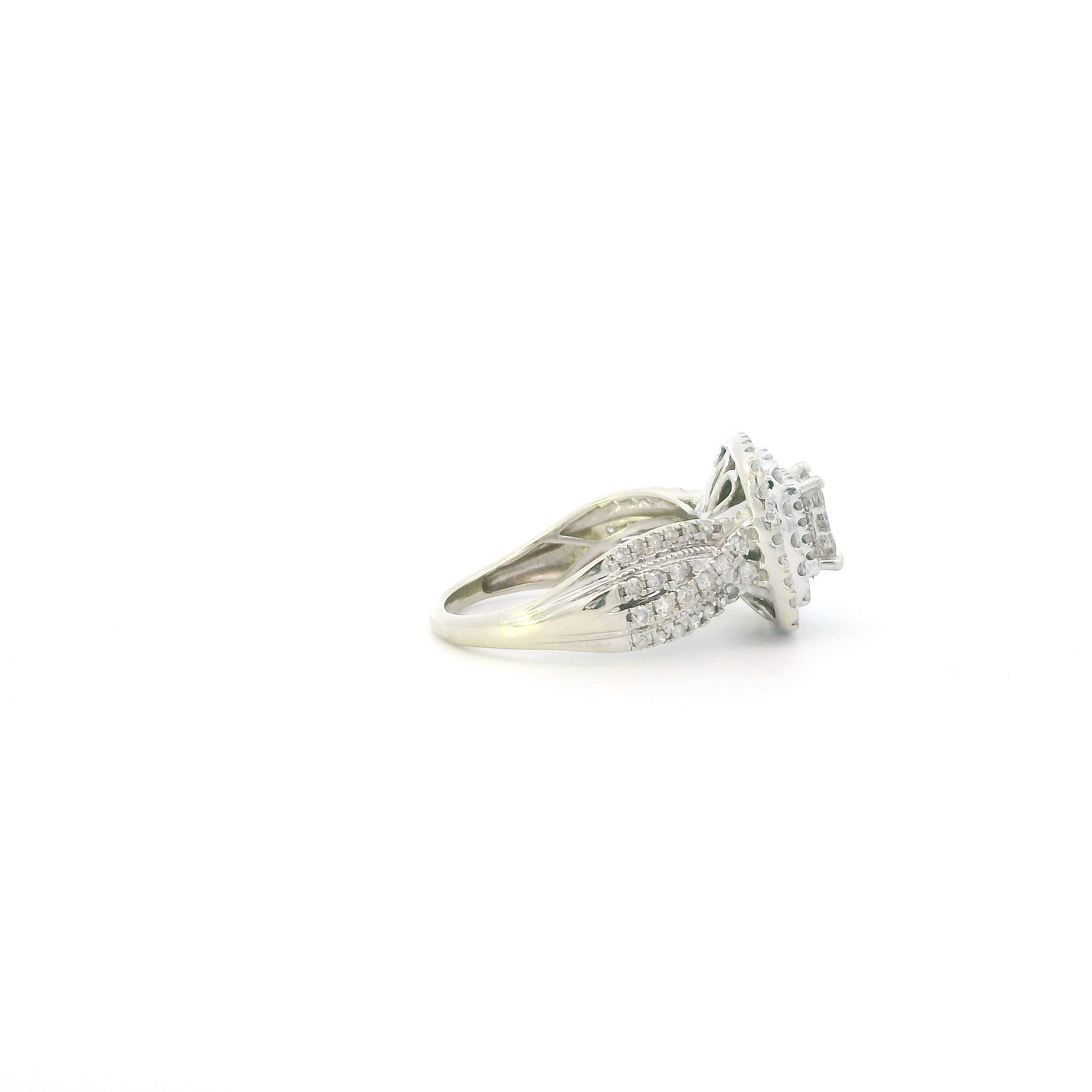 10K White Gold Diamond Womens Ring - 0.72ct