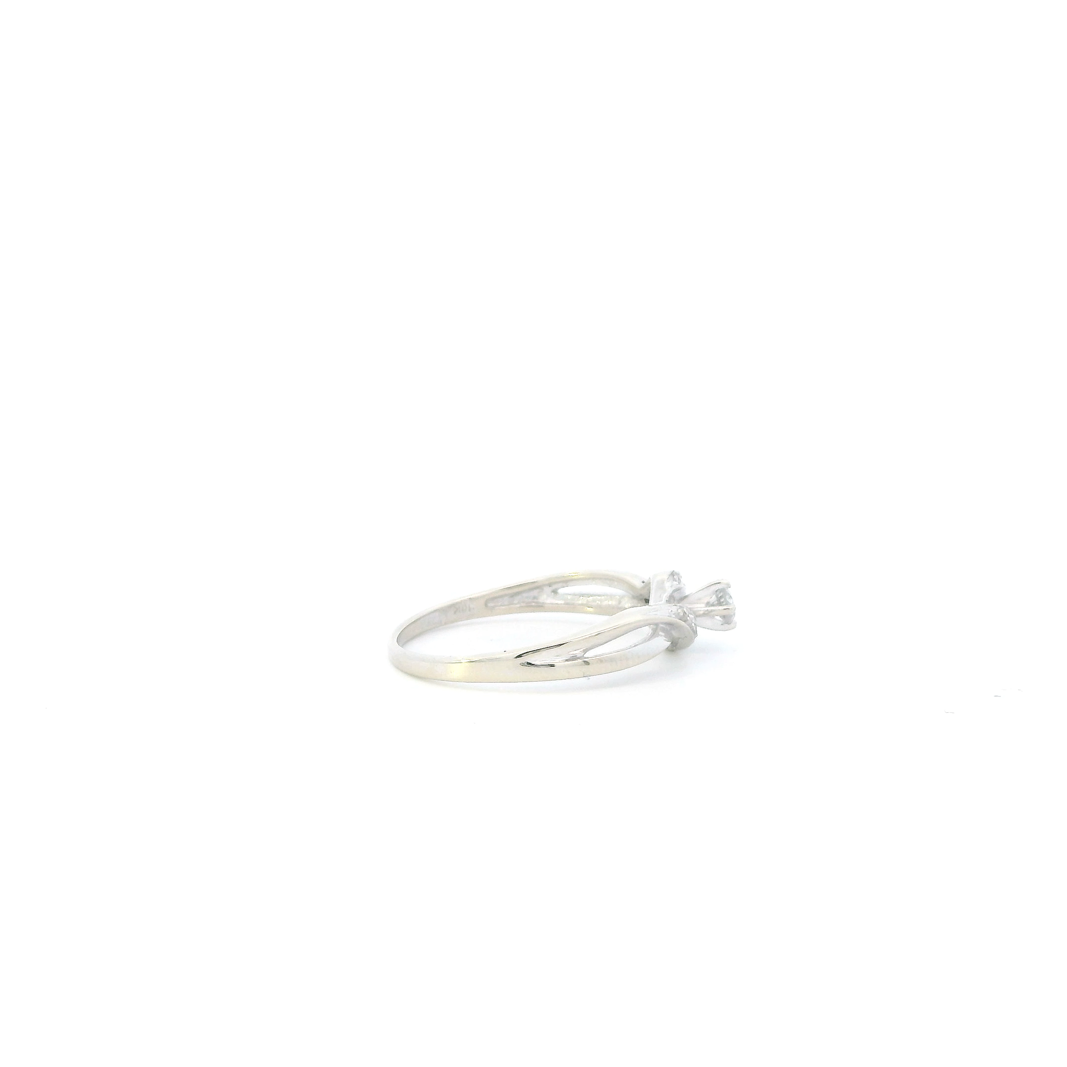 10K White Gold Diamond Womens Ring - 0.06ct