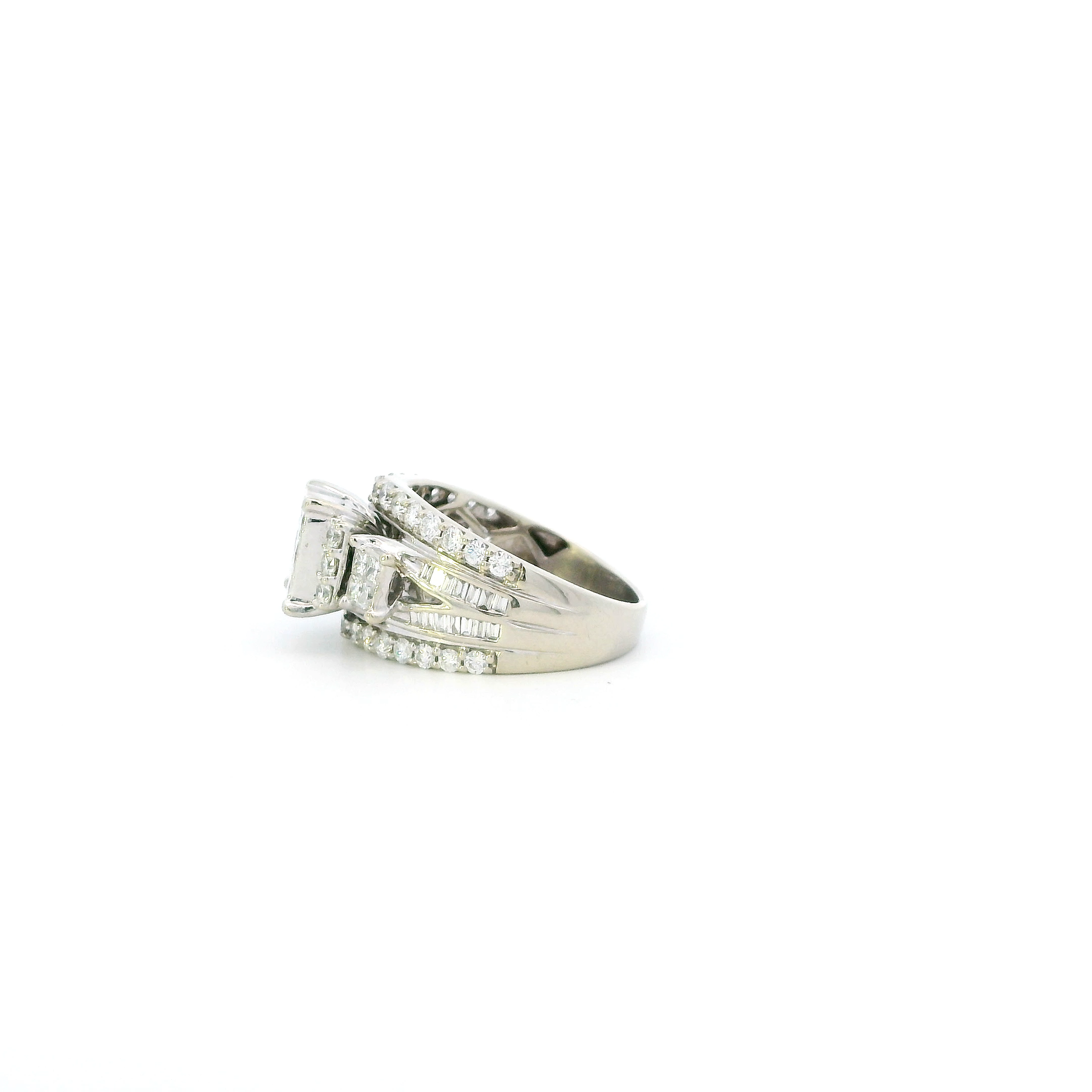 10K White Gold Diamond Womens Ring - 1.71ct