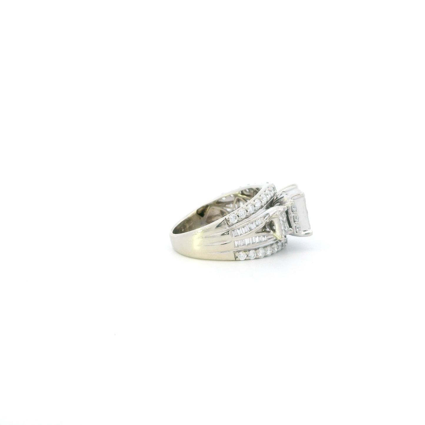 10K White Gold Diamond Womens Ring - 1.71ct