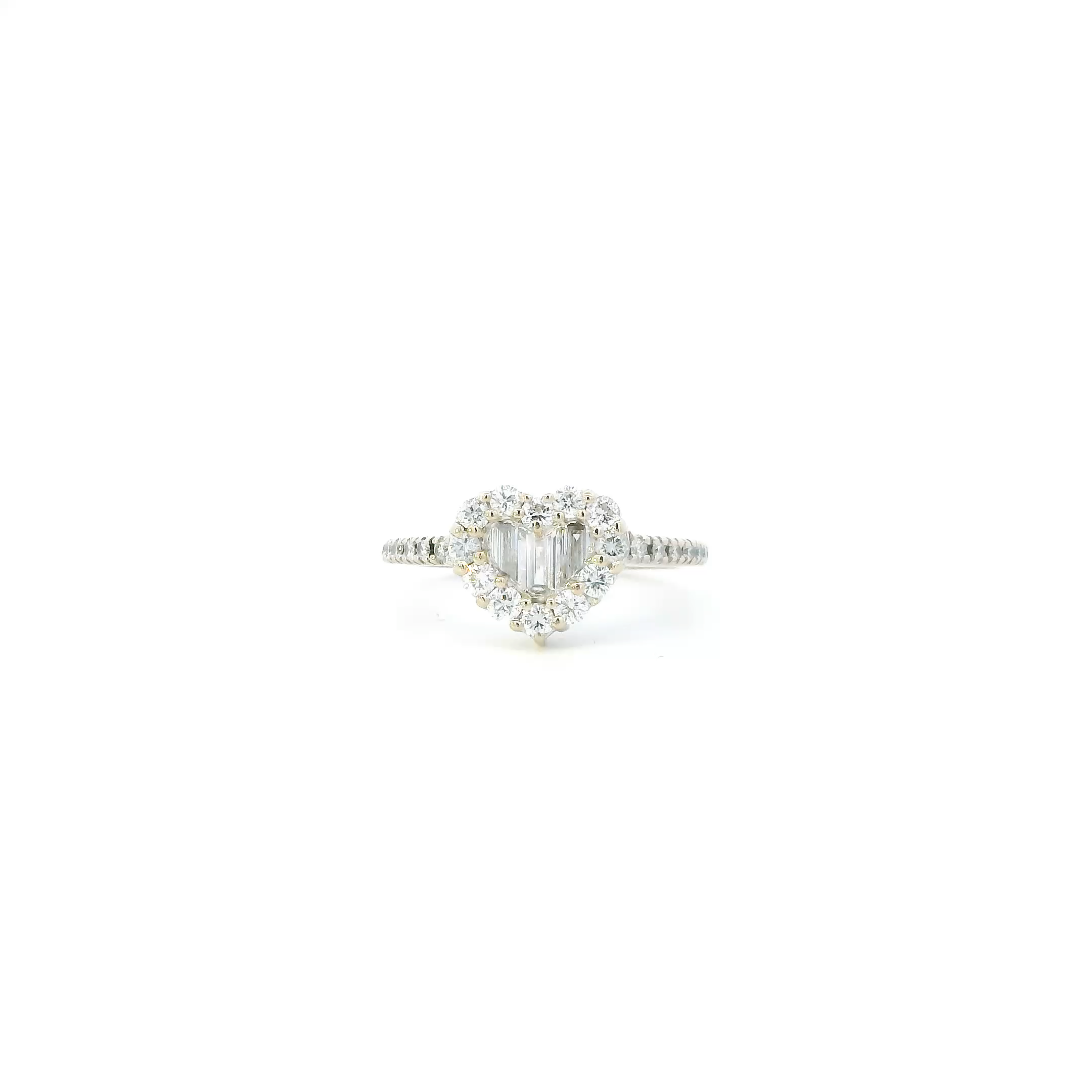 18K White Gold Diamond Women Heart Ring - 0.62ct