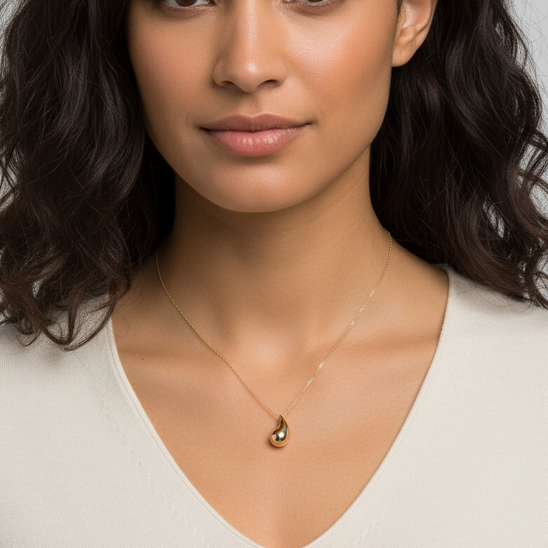 18K Yellow Gold 18" Cable Link Chain & Teardrop Pendant