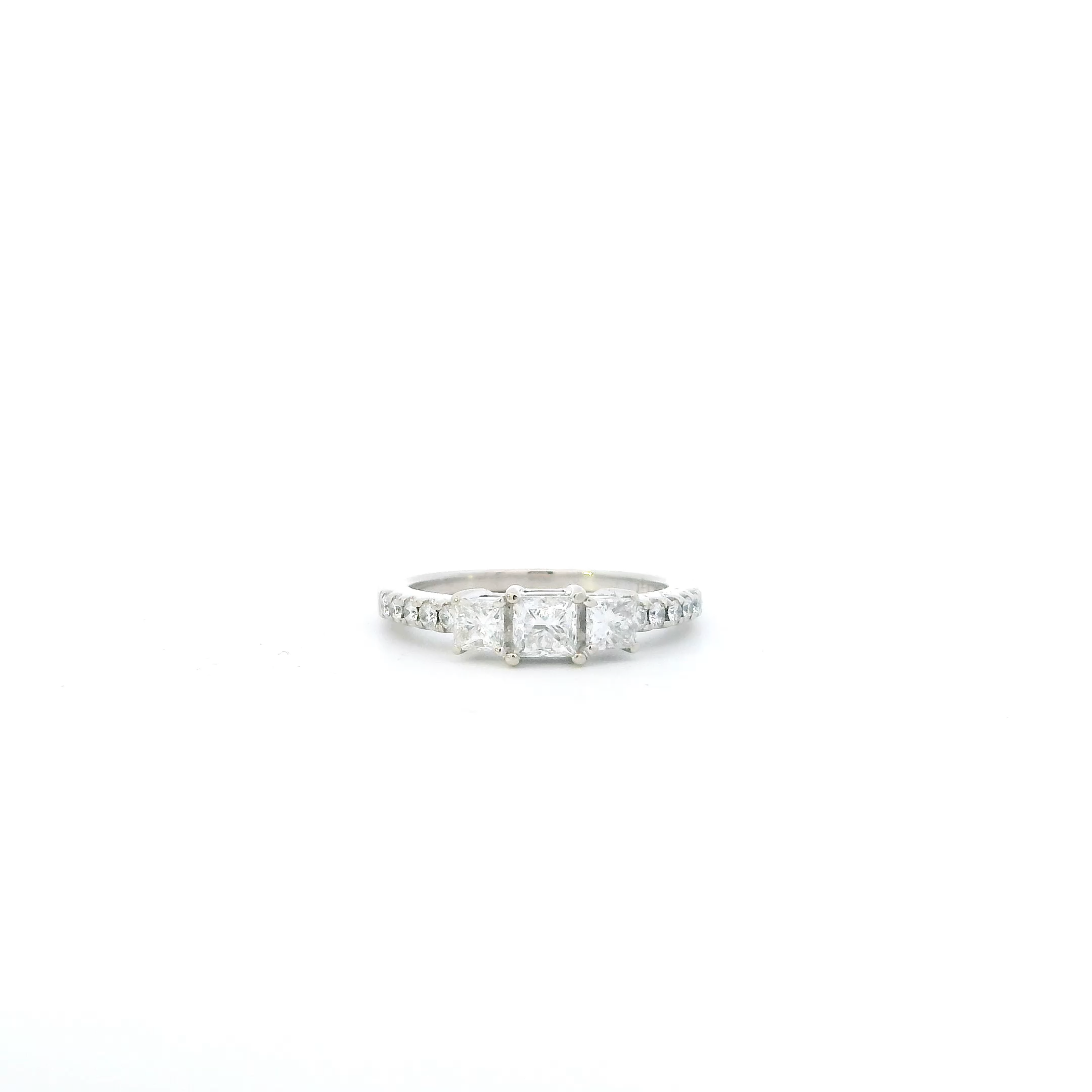 14K White Gold Diamond Womens Ring  - 0.90ct