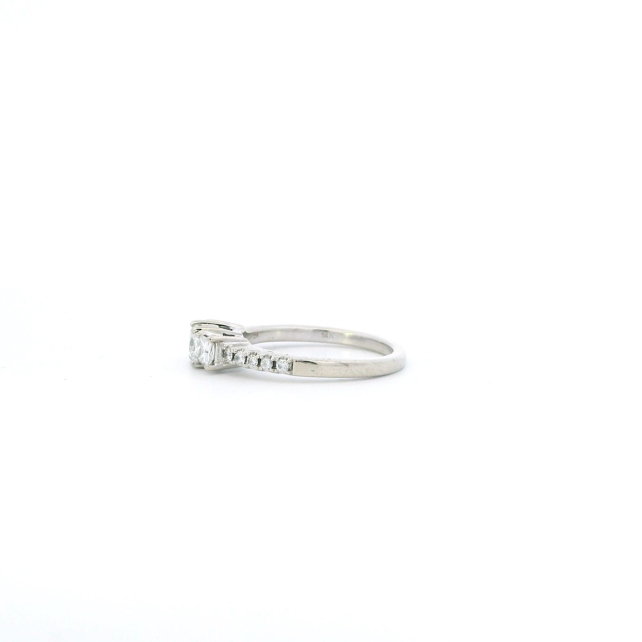 14K White Gold Diamond Womens Ring  - 0.90ct