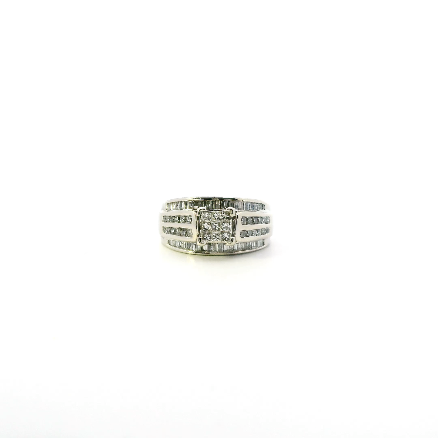 10K White Gold Diamond Womens Ring - 0.69ct