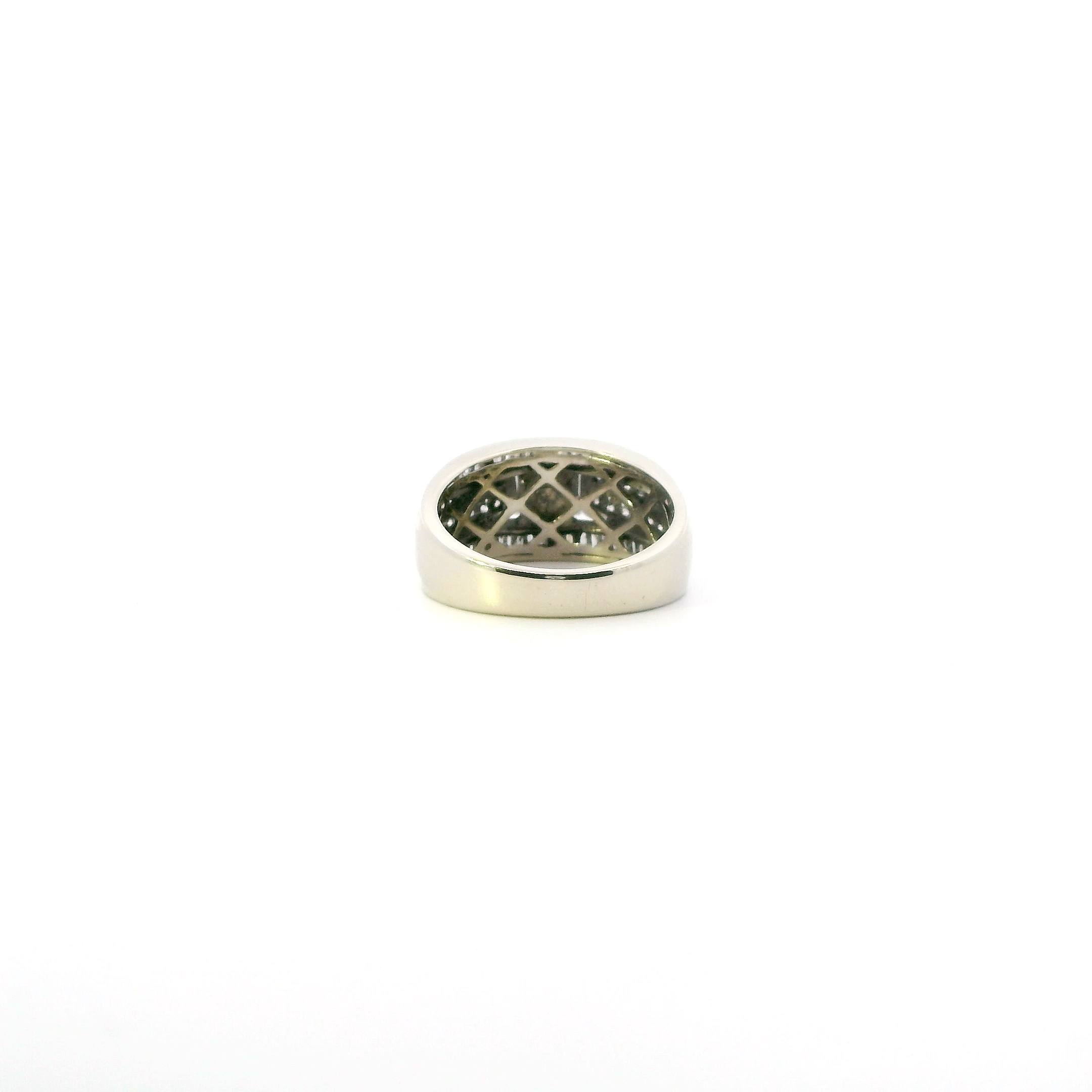 10K White Gold Diamond Womens Ring - 0.69ct