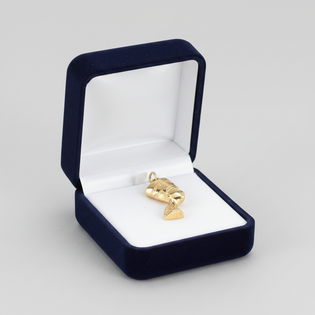 18K Yellow Gold Nefertiti Pendant