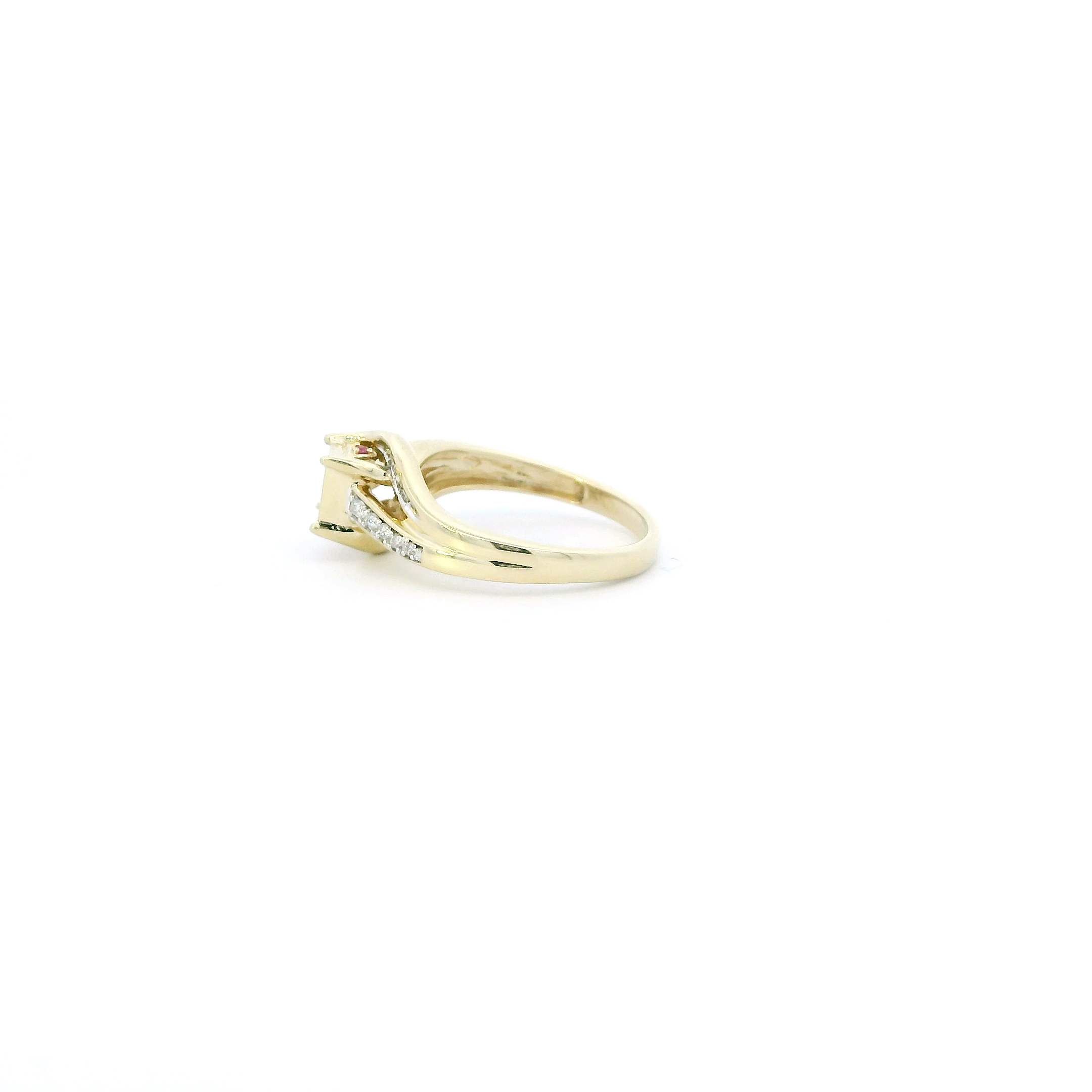 10K Yellow Gold Diamond & Ruby Womens Ring - 0.42ct