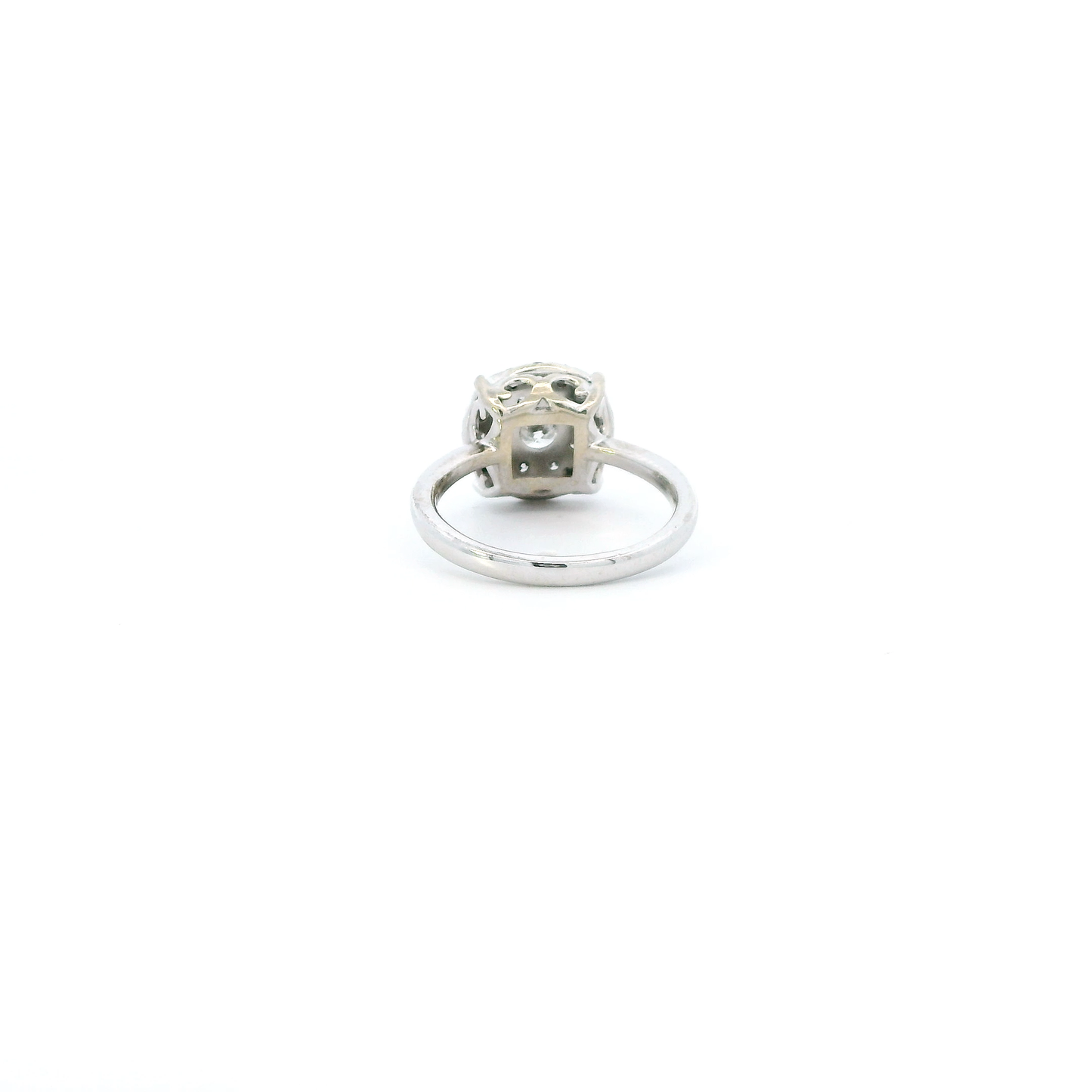 14K White Gold Circle Diamond Womens Ring - 0.97ct