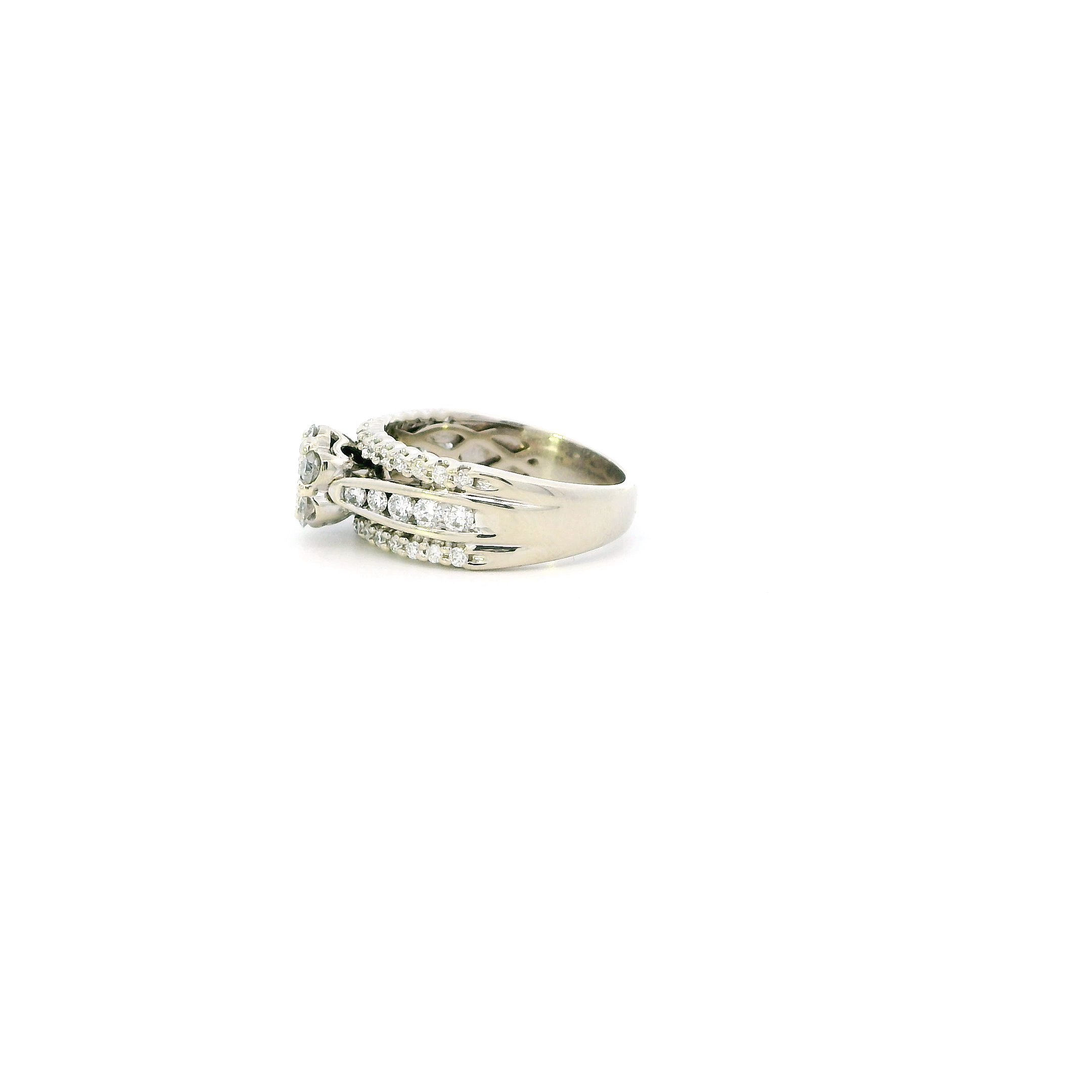 10K White Gold Diamond Womens Ring - 0.94ct
