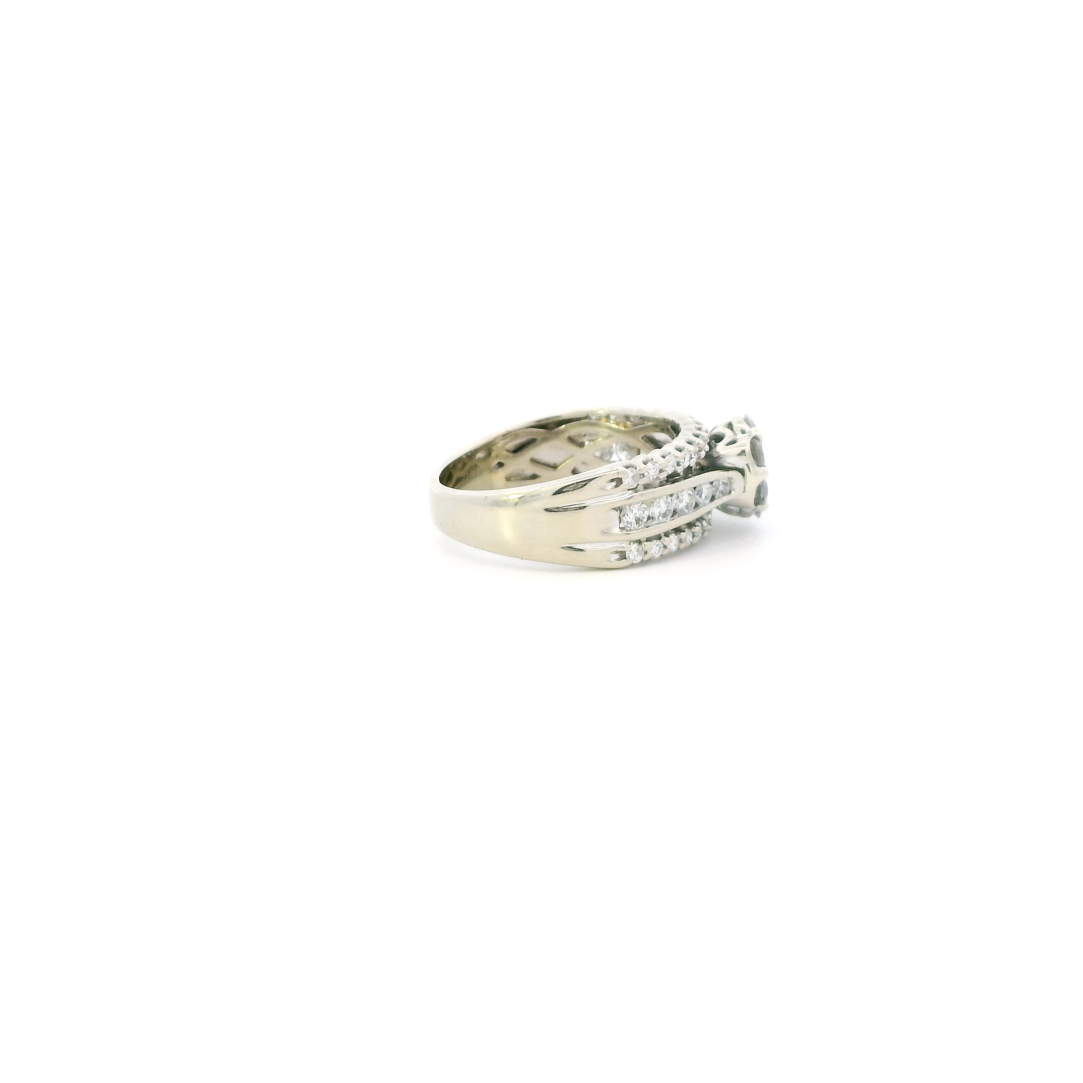 10K White Gold Diamond Womens Ring - 0.94ct