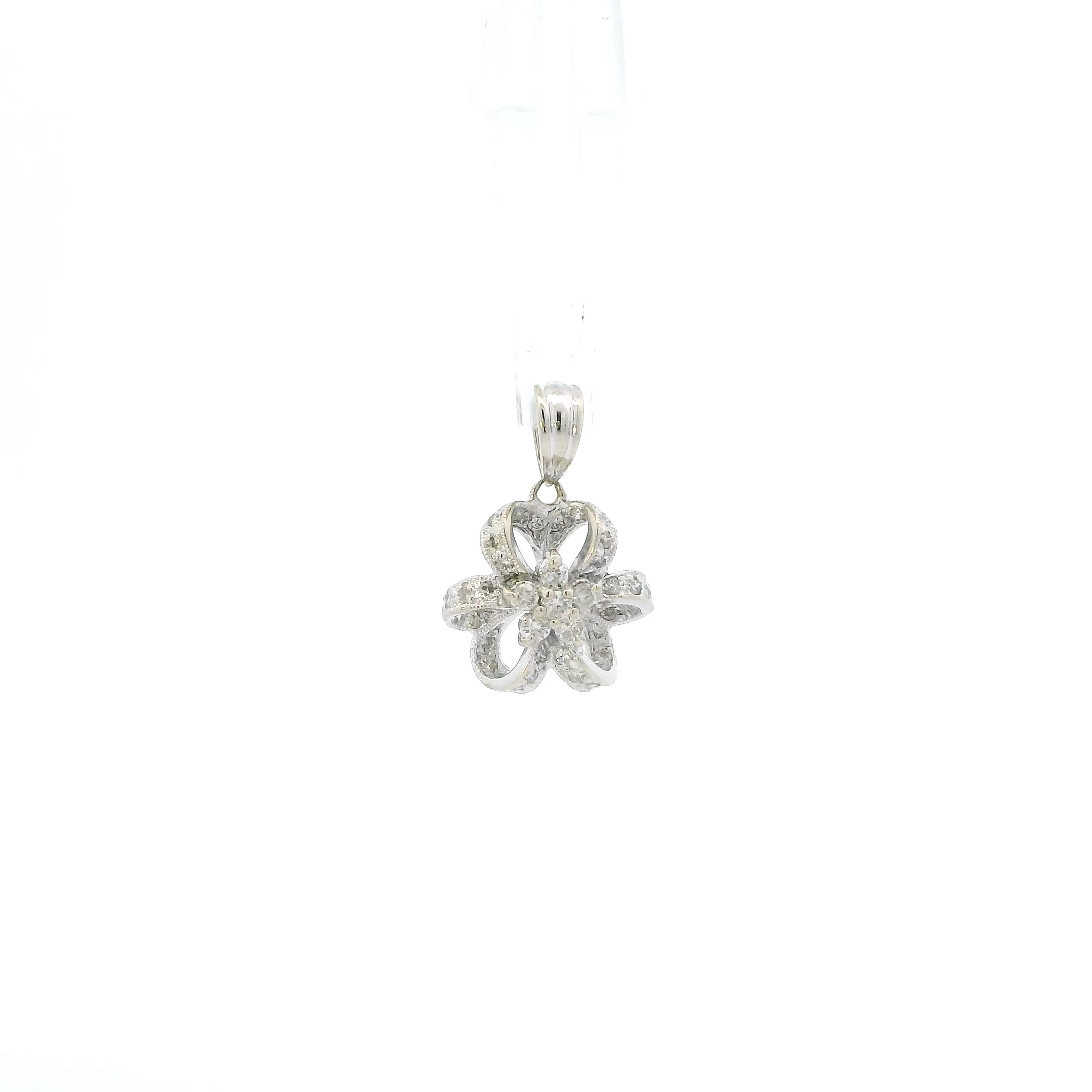 14K White Gold Diamond Flower Pendant - 0.30ct