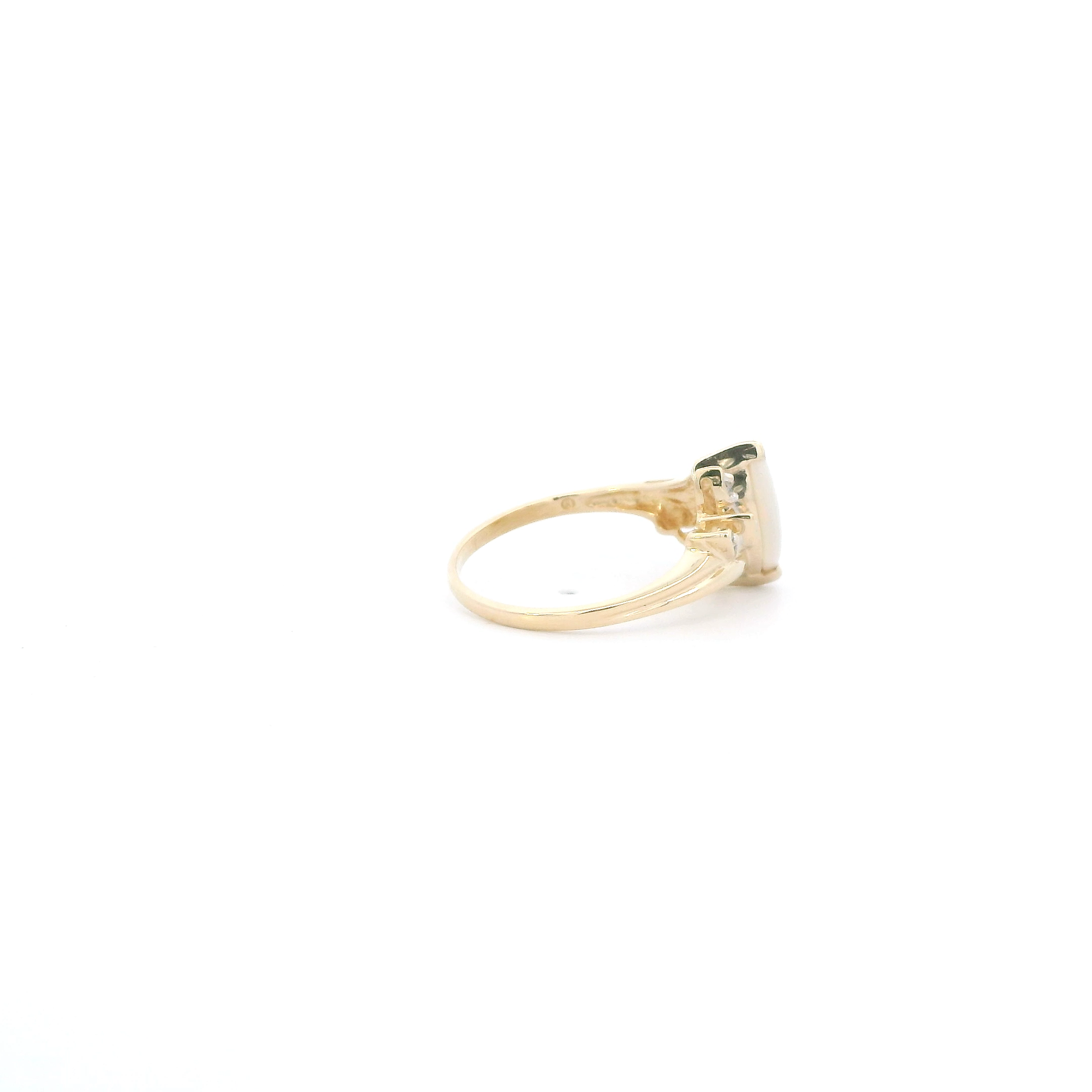 10K Yellow Gold Opal & Diamond Womens Ring - 0.04ct