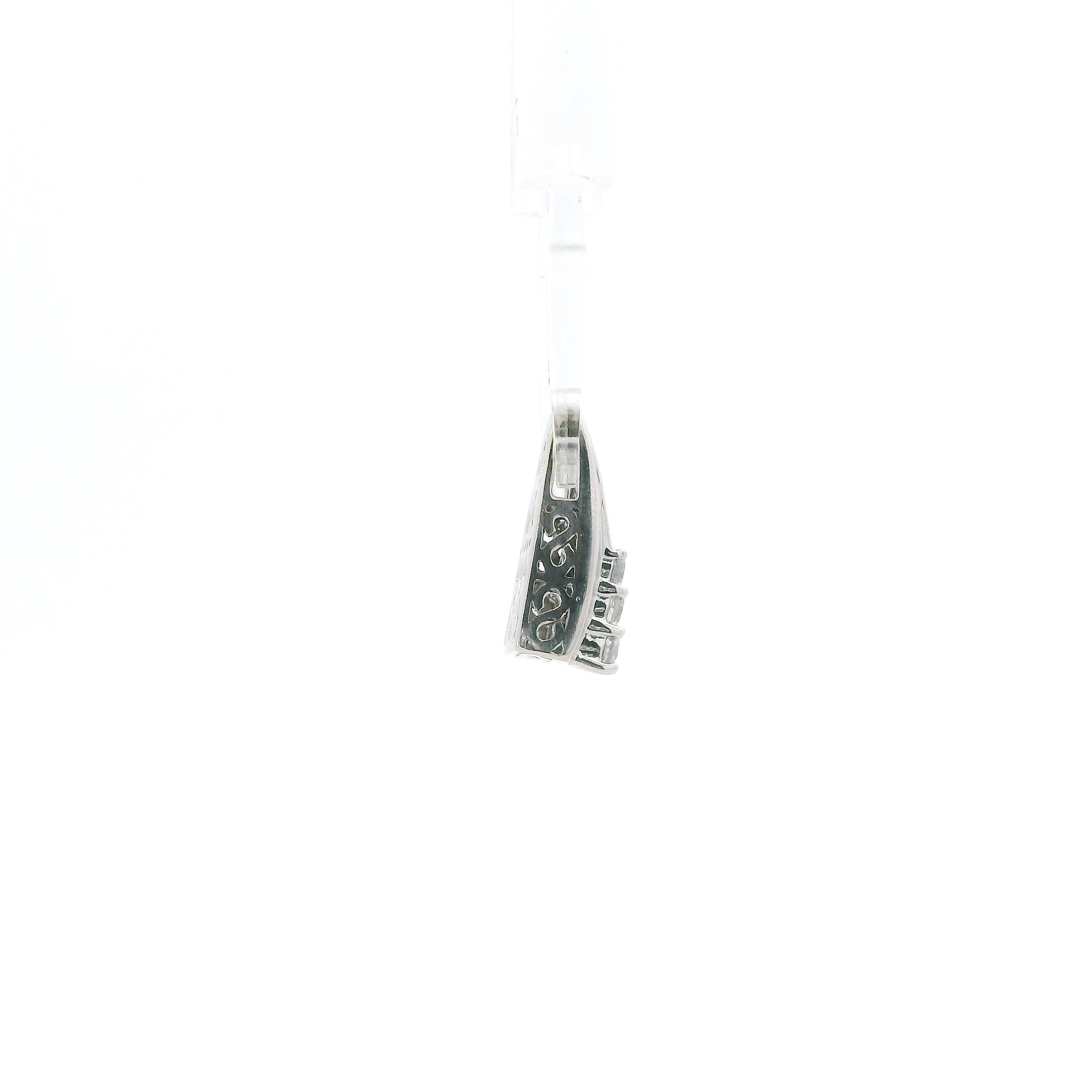 10K White Gold Diamond Pendant - 0.61ct