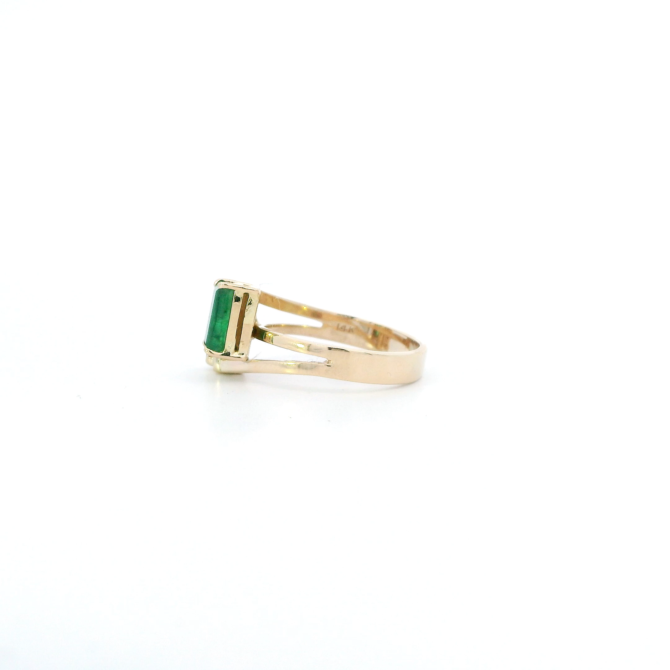14K Yellow Gold Emerald & Diamond Womens Ring - 0.09ct