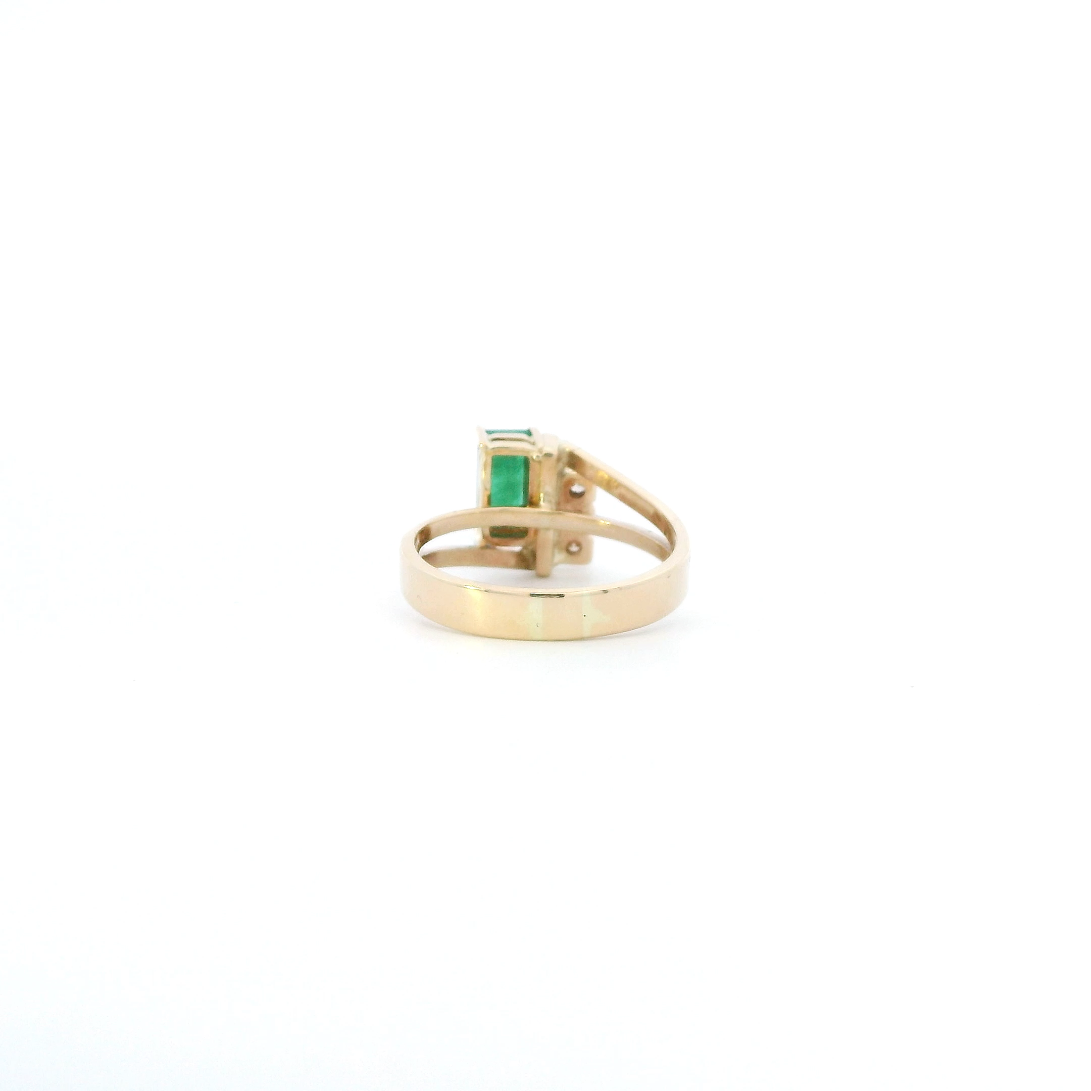 14K Yellow Gold Emerald & Diamond Womens Ring - 0.09ct
