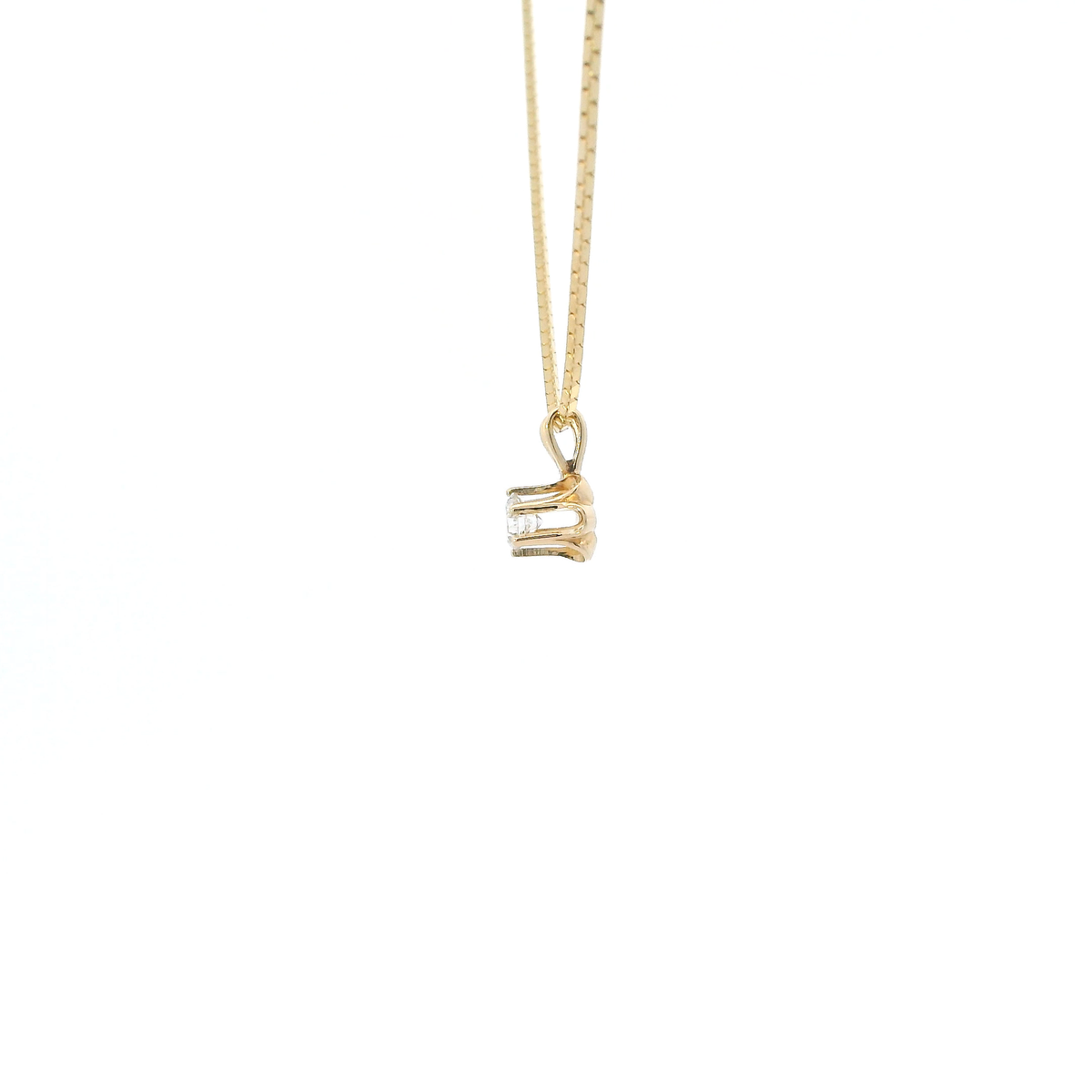 14K Yellow Gold 18" Box Chain & Solitaire Diamond Pendant - 0.15ct