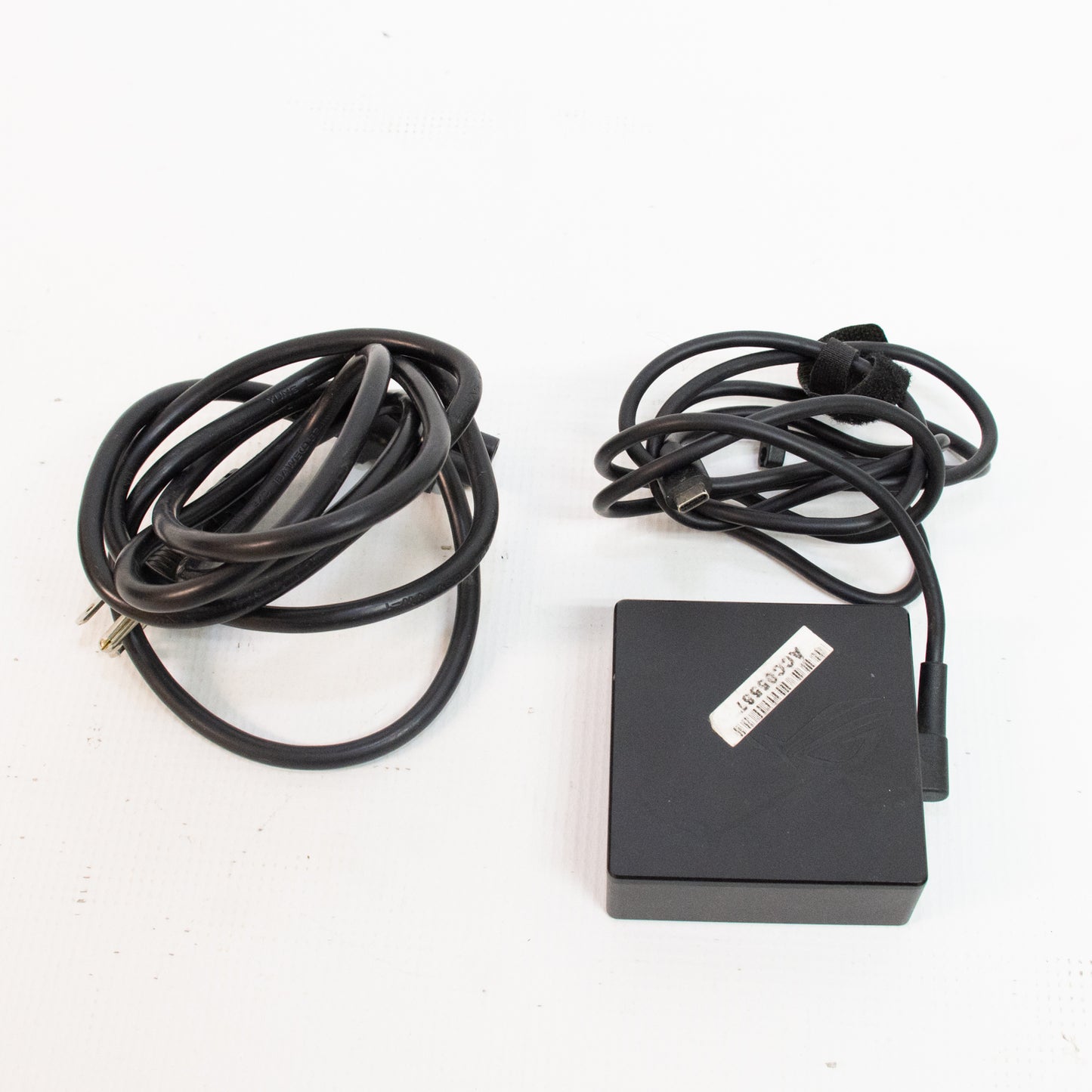 Lenovo Thinpad X1 Carbon Gen 12 - Ultra 7 165U @ 1.7Ghz, 64 GB Ram, 512 GB SSD - "AS-IS"