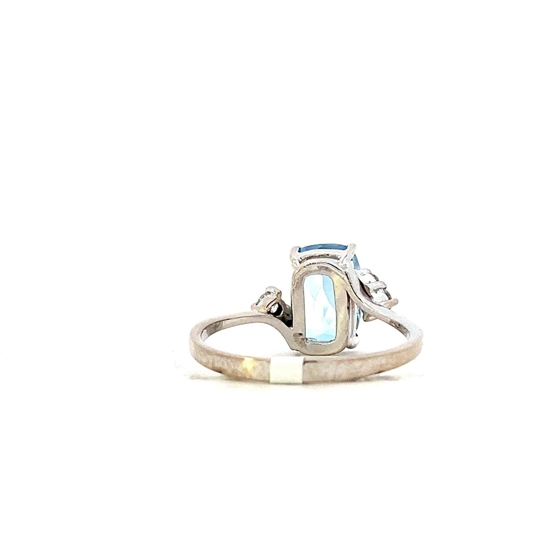 18K White Gold Aquamarine Women's Diamond Ring - 0.10ct - ipawnishop.com