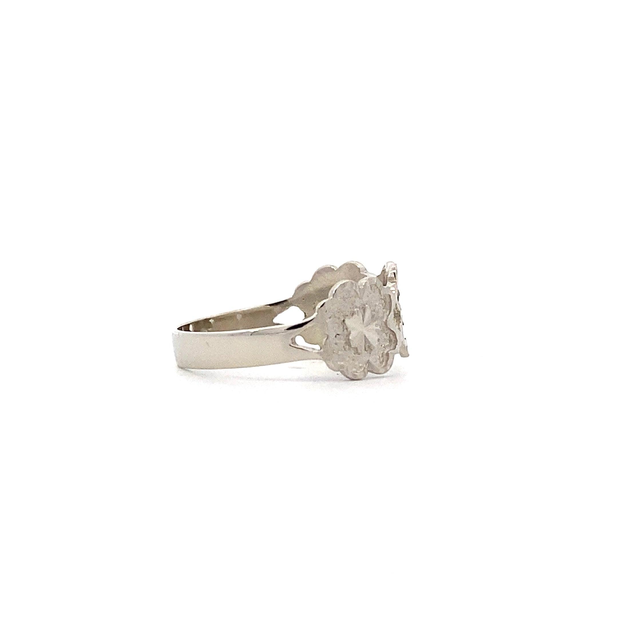 18K White Gold Flower Ring - ipawnishop.com