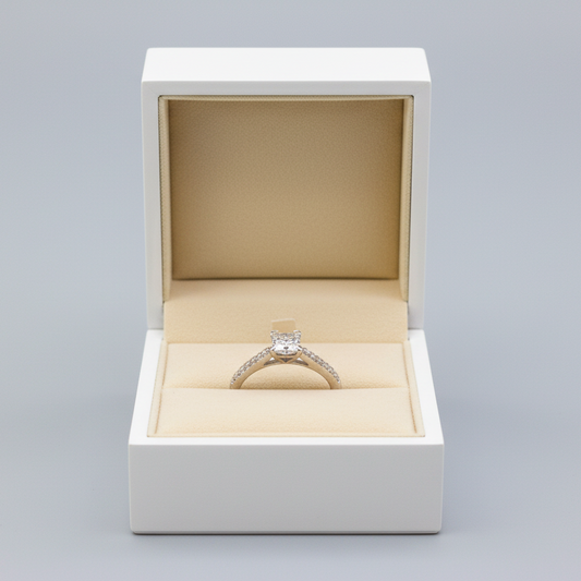 18K White Gold Women's Diamond Ring - 0.48ct