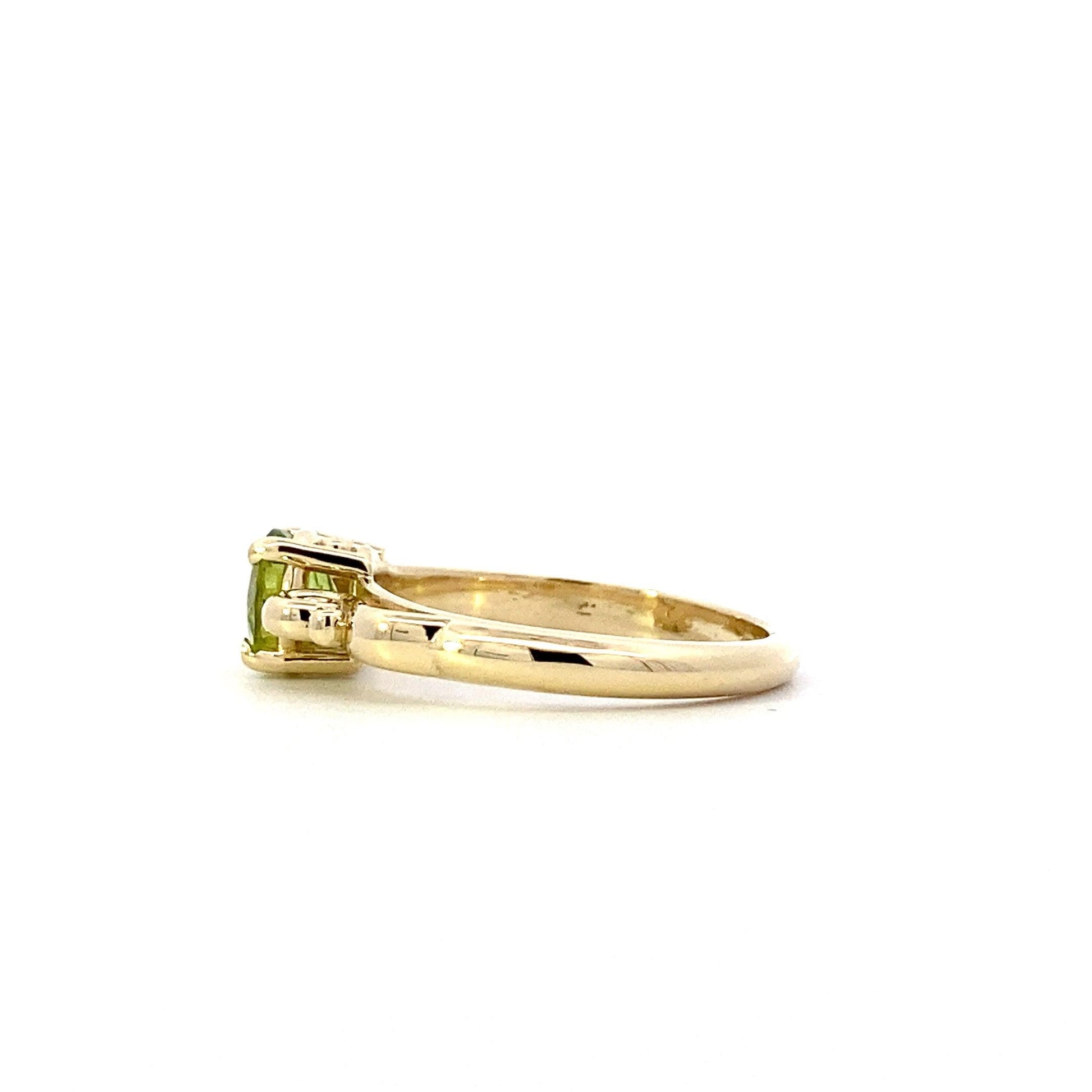 18K Yellow Gold Peridot Women's Ring - ipawnishop.com