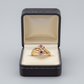 Anillo Flor de Diamantes para Mujer en Oro Amarillo de 14K Rubí - 0.18ct