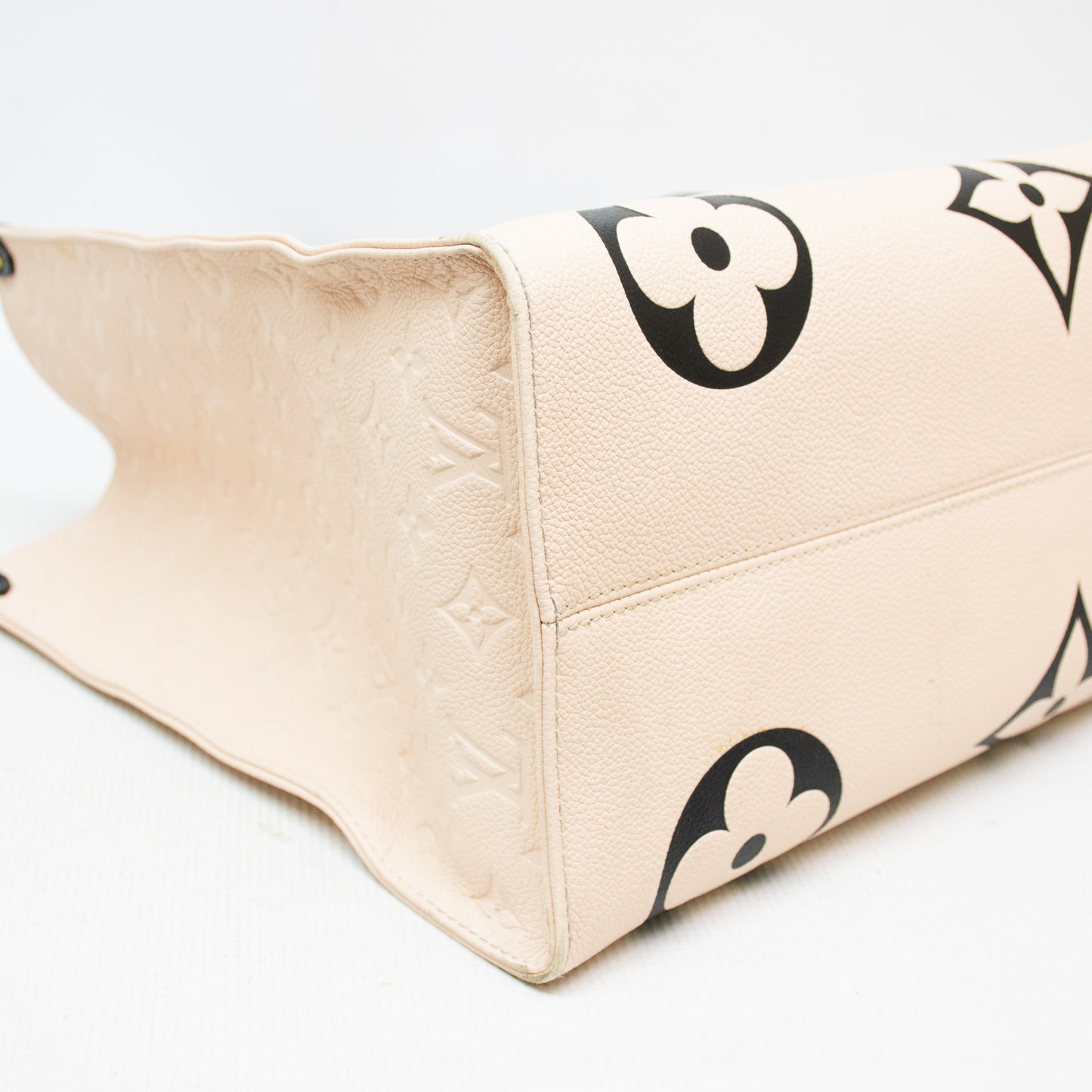 Louis Vuitton OnTheGo Crafy GM Limited Edition Handbag - M45372