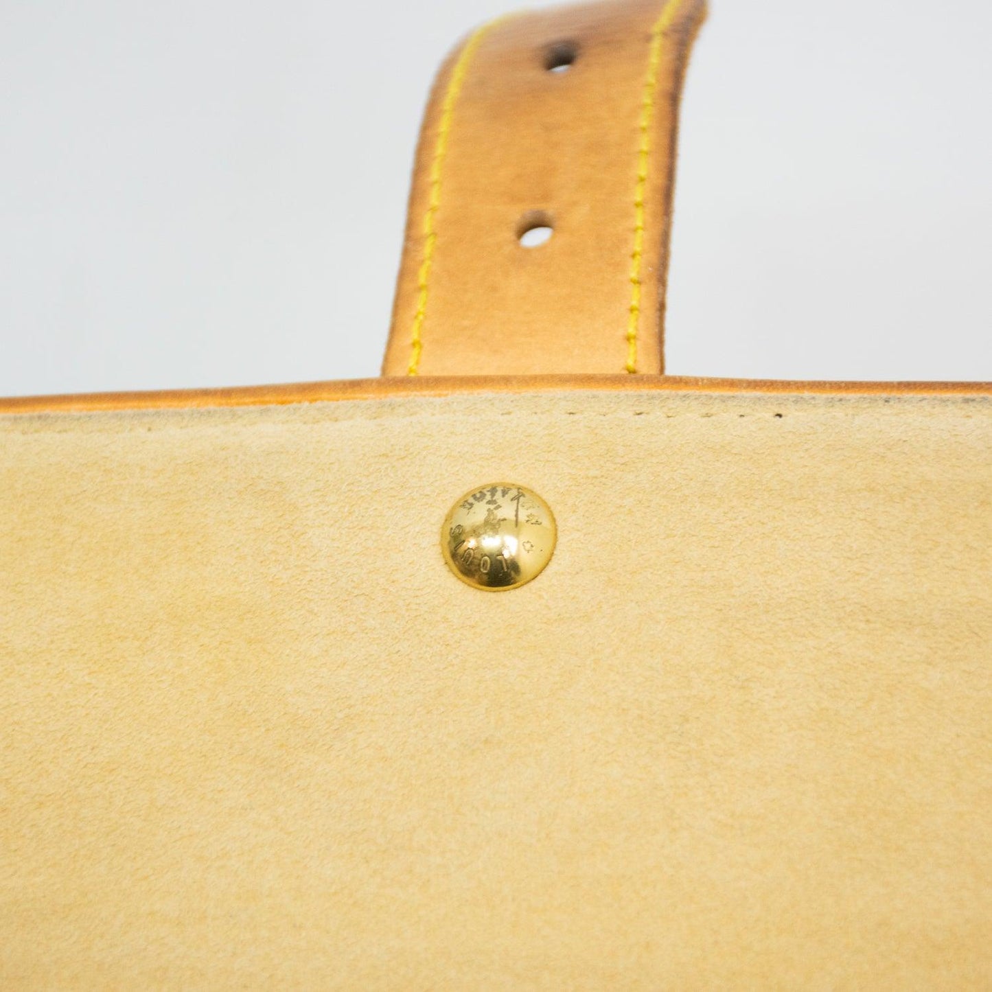 Louis Vuitton Monogram Hudson Shoulder Bag - M4004