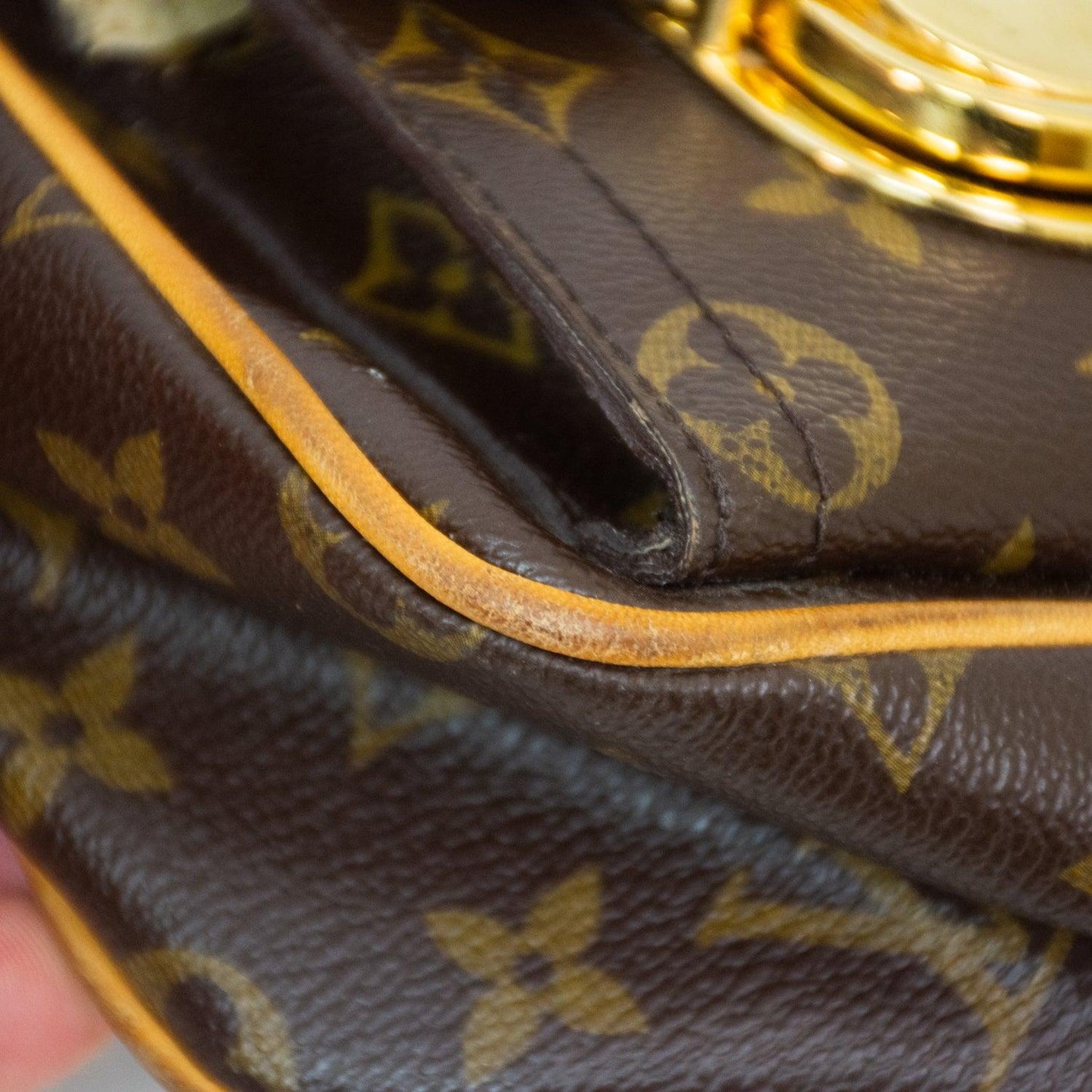 Louis Vuitton Monogram Hudson Shoulder Bag - M4004