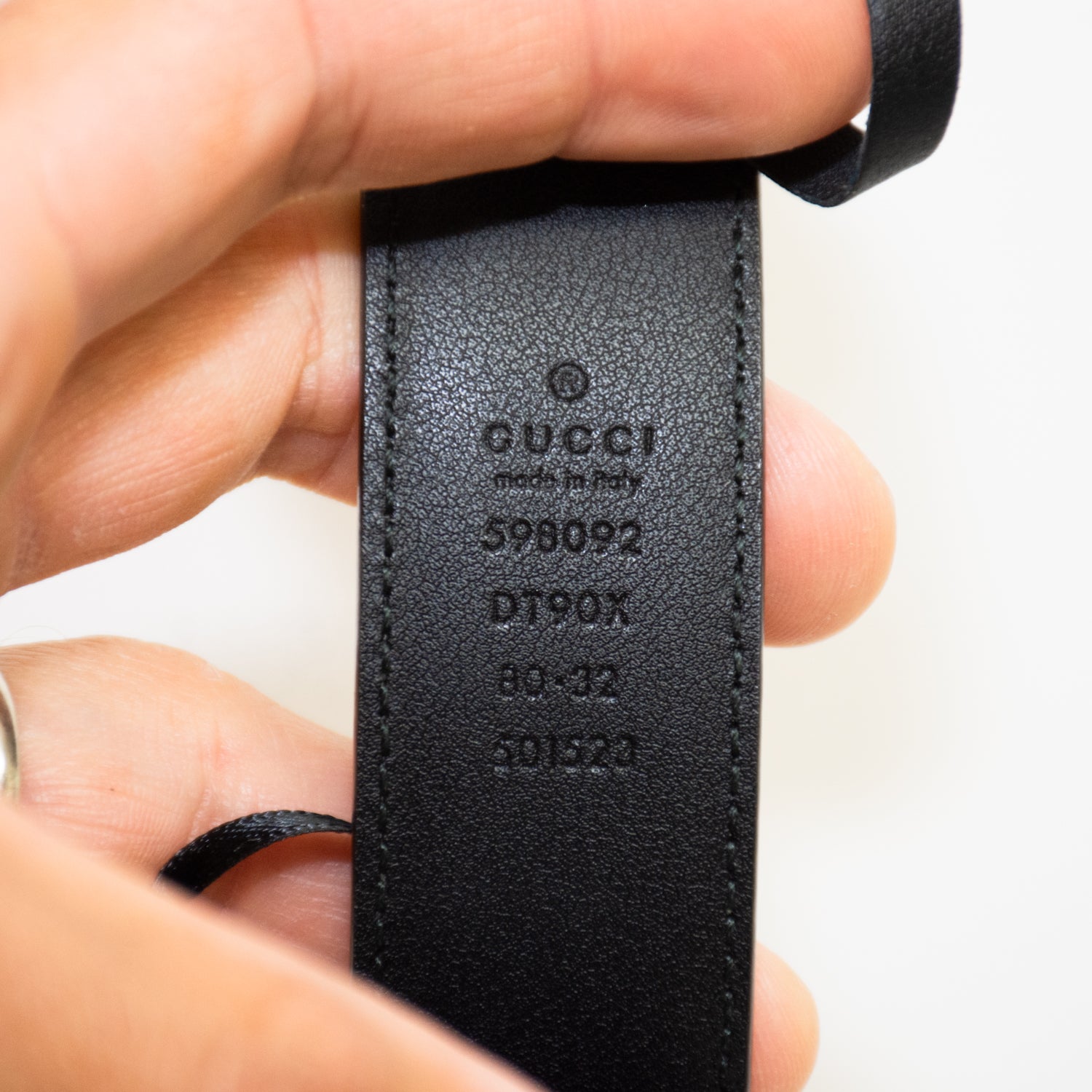 Gucci 598092 Leather Plaque Interlocking Belt