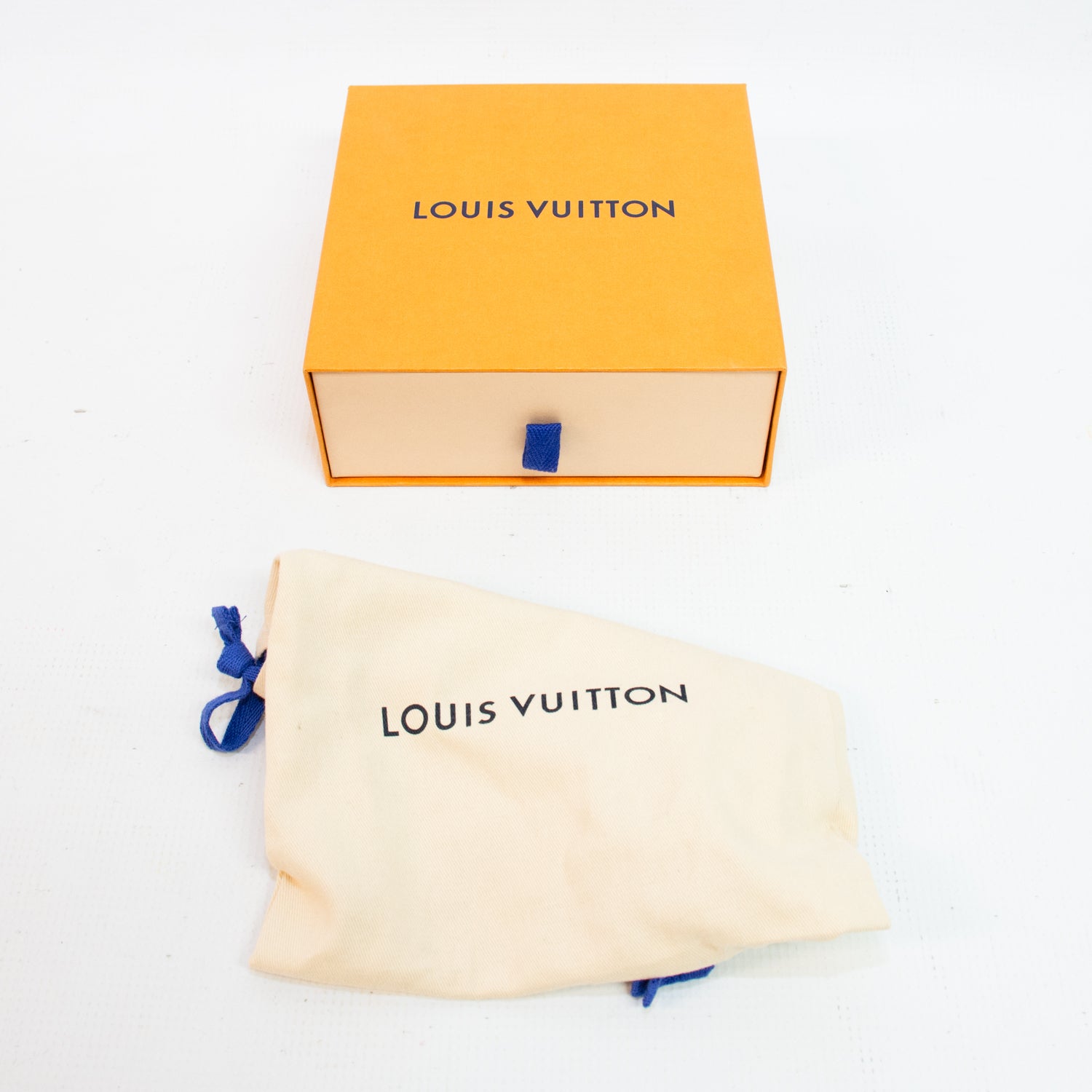 Louis Vuitton M98321V LV Initials 40mm Reversible Belt