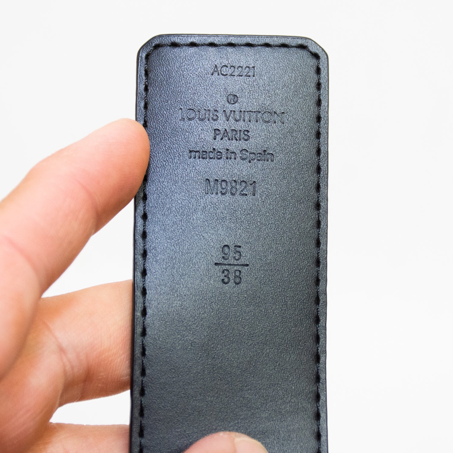 Louis Vuitton M98321V LV Initials 40mm Reversible Belt
