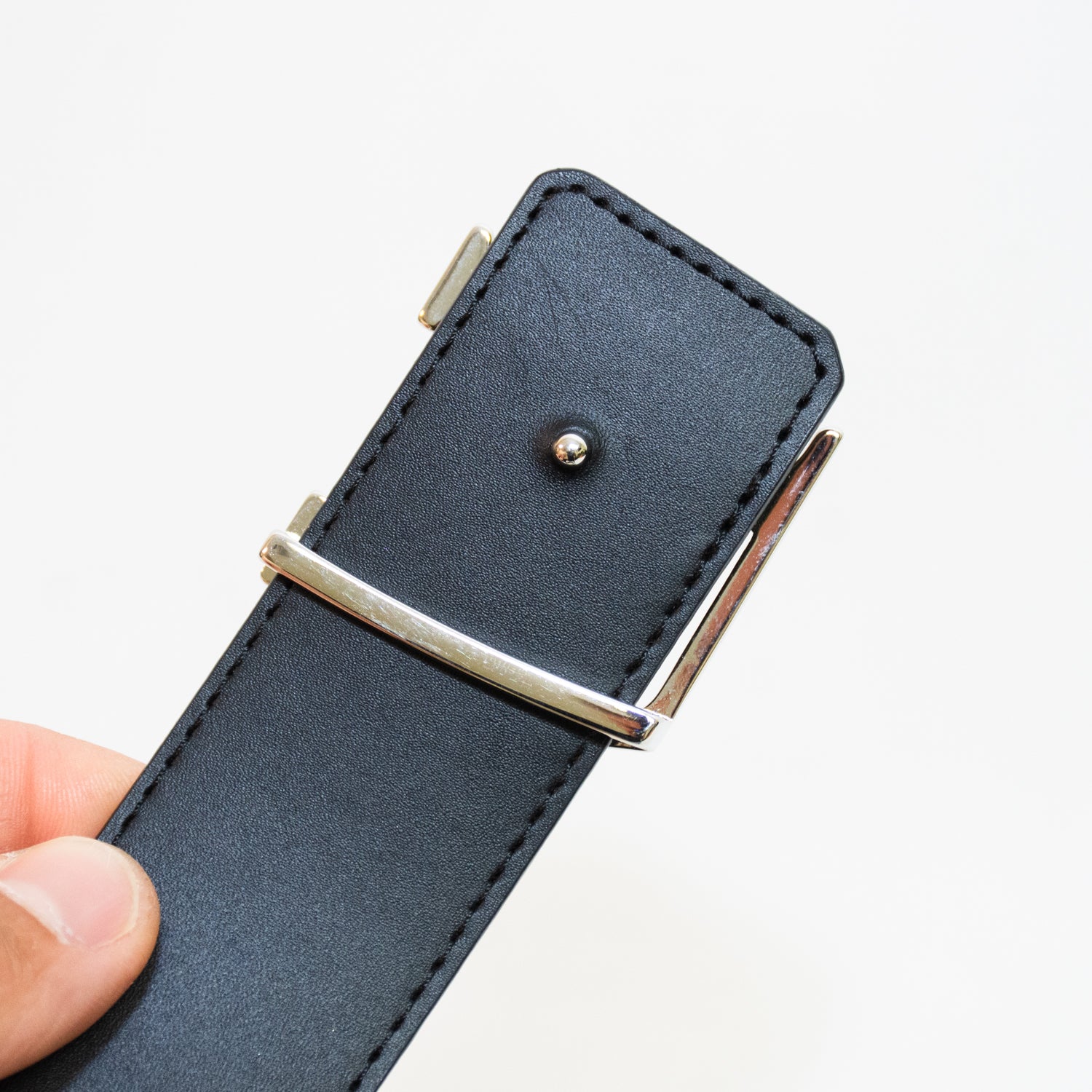 Louis Vuitton M98321V LV Initials 40mm Reversible Belt