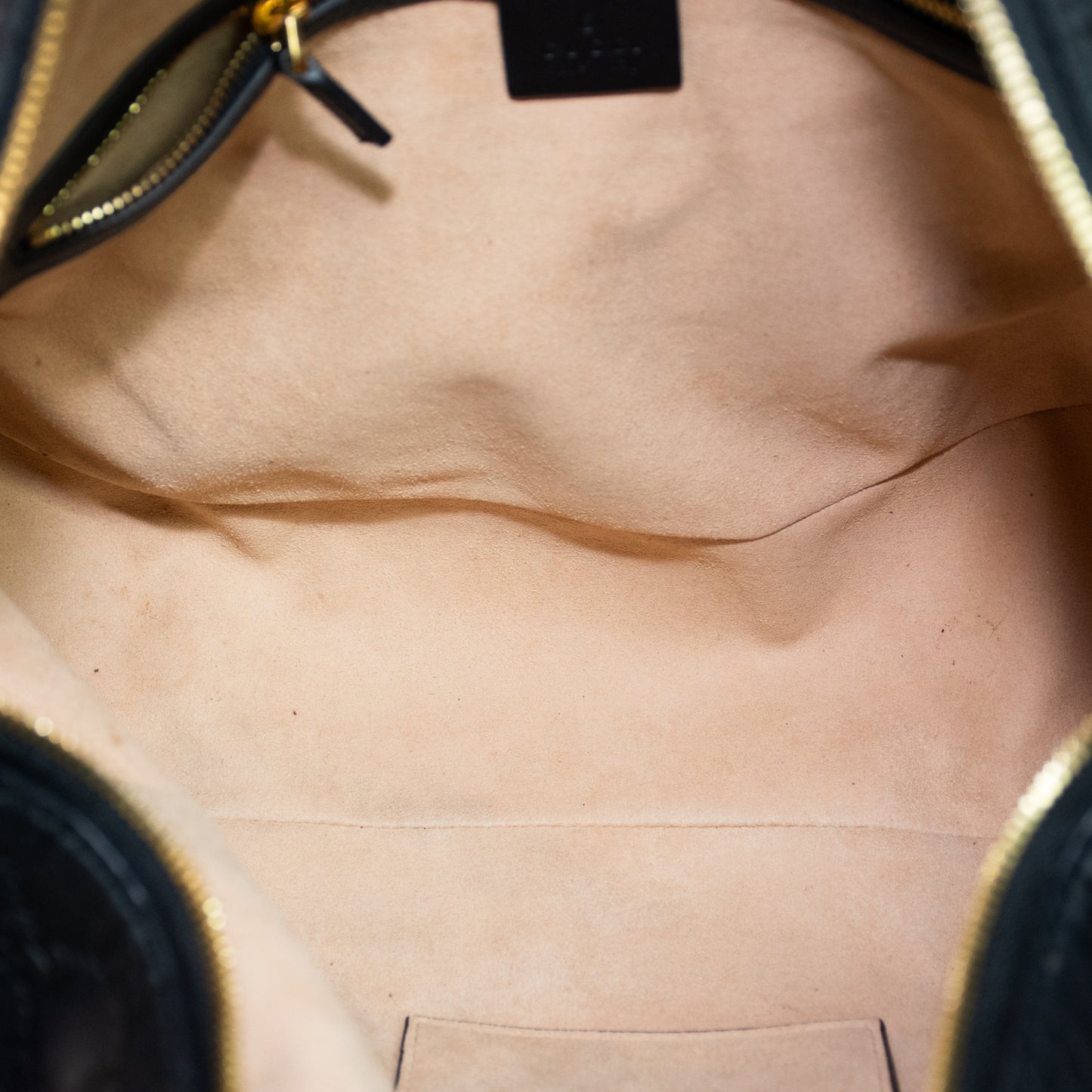 Gucci Black Leather Hobo Signature Gold Link Chain Handbag