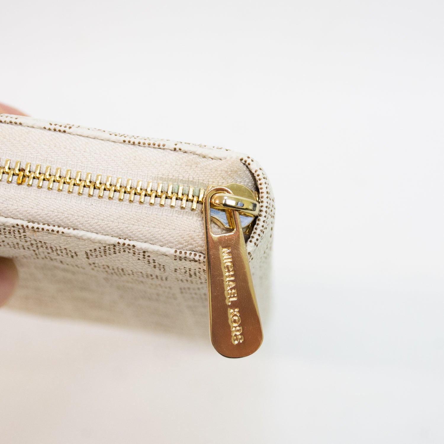 Michael Kors Jet Set Travel Zip Around Wallet