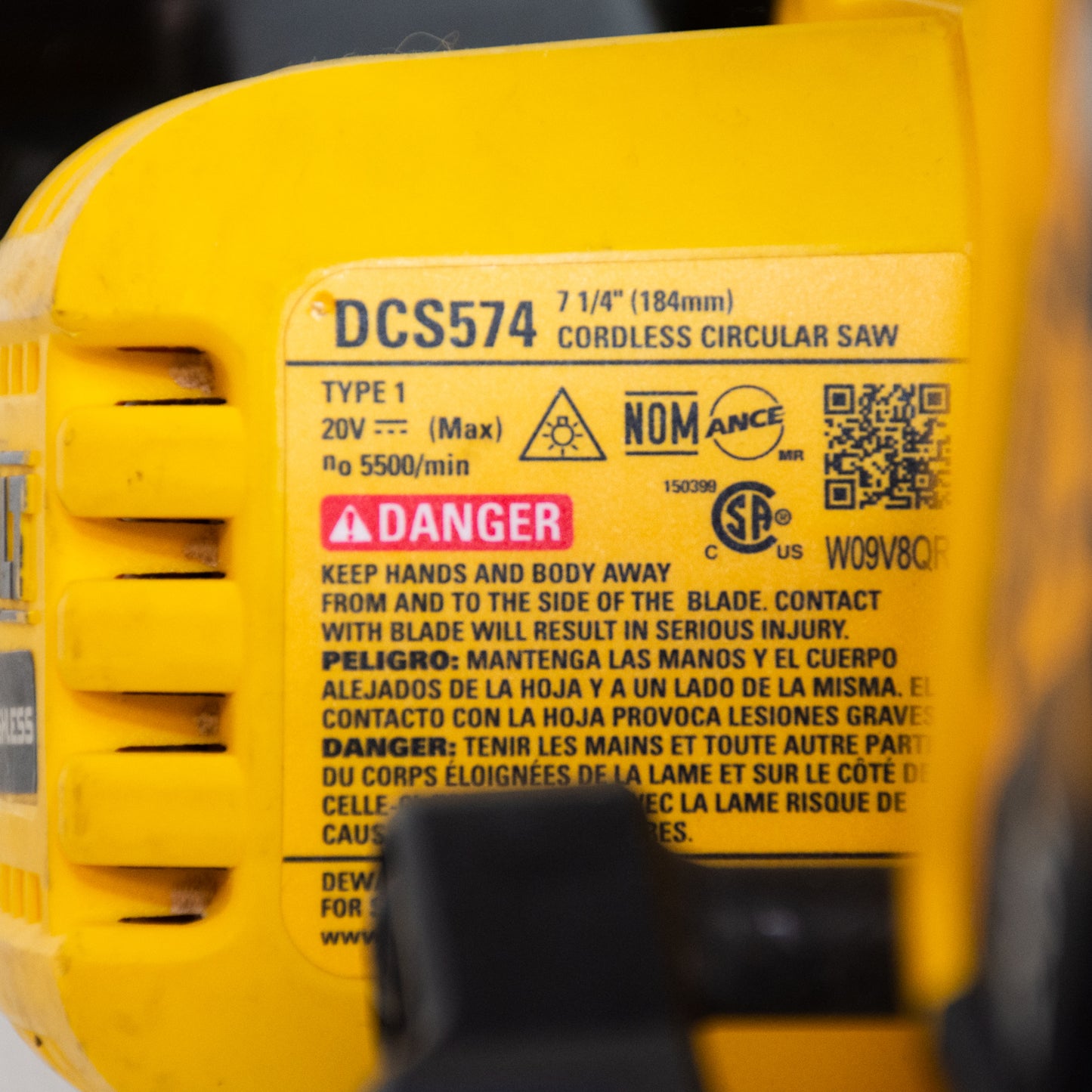 DEWALT DCS574 20V Max Brushless 7-1/4" Circular Saw