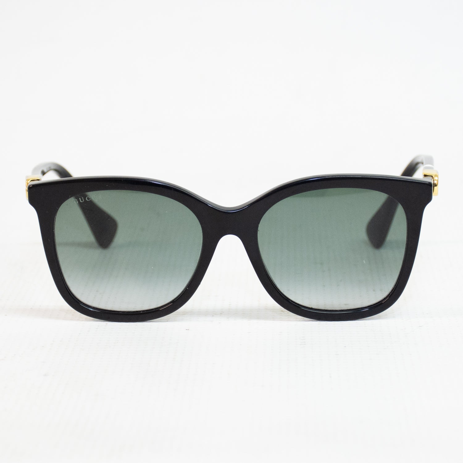 Gucci GG107IS Black / Gold Sunglasses