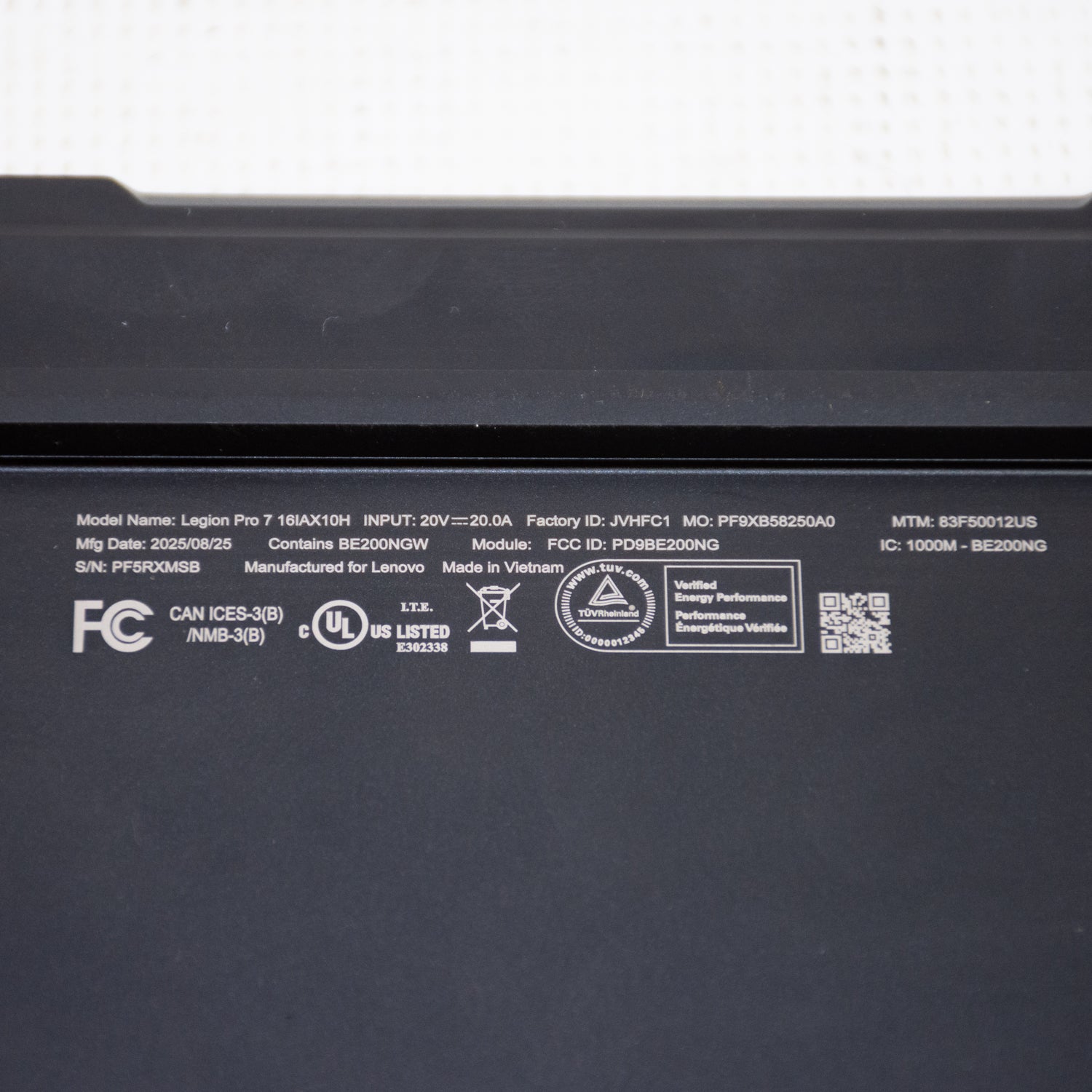 Lenovo Legion 161AX1OH Pro 7 - Intel Ultra i9 275HX - 32 GB Ram - 1 TB SSD - GeForce RTX 5080