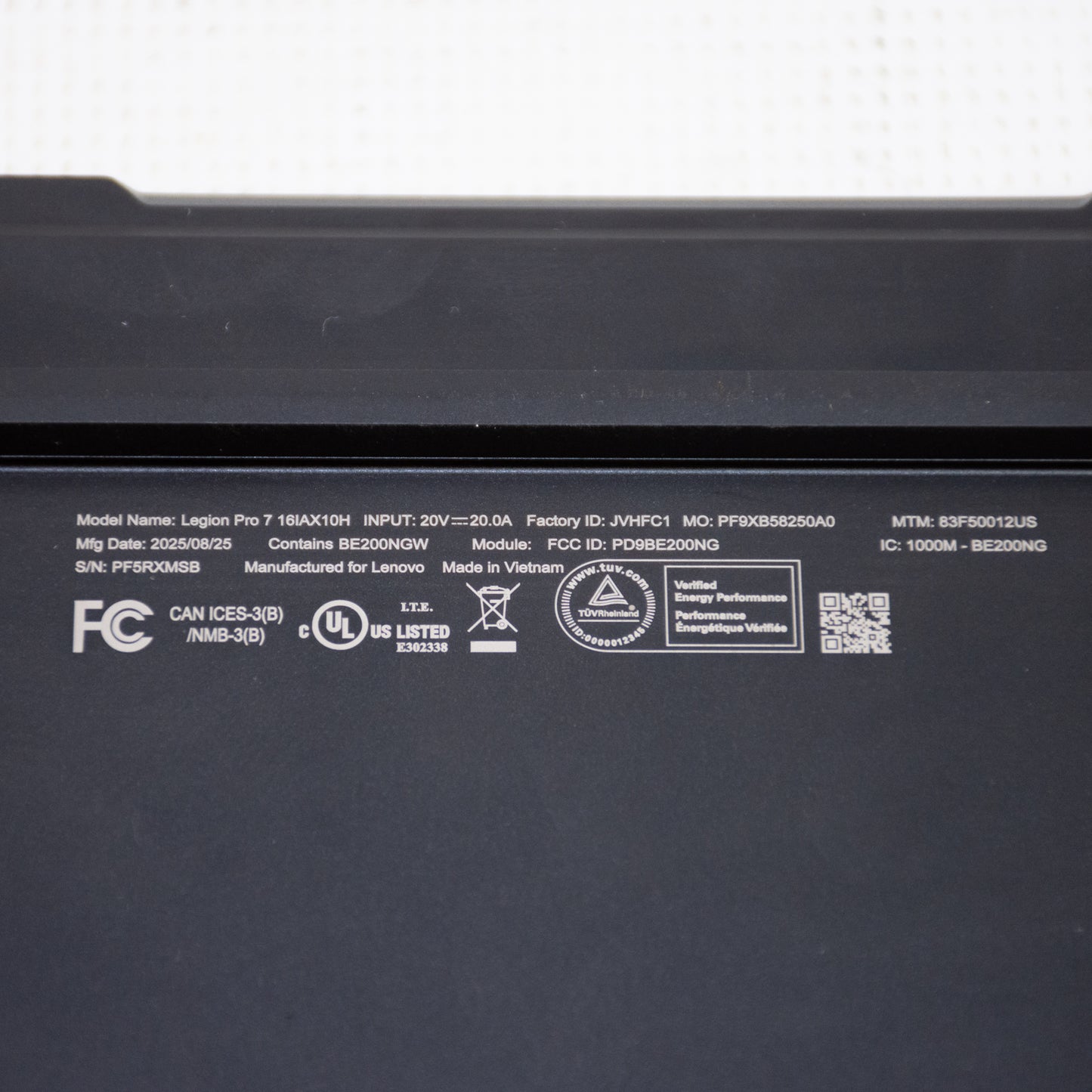 Lenovo Legion 161AX1OH Pro 7 - Intel Ultra i9 275HX - 32 GB Ram - 1 TB SSD - GeForce RTX 5080