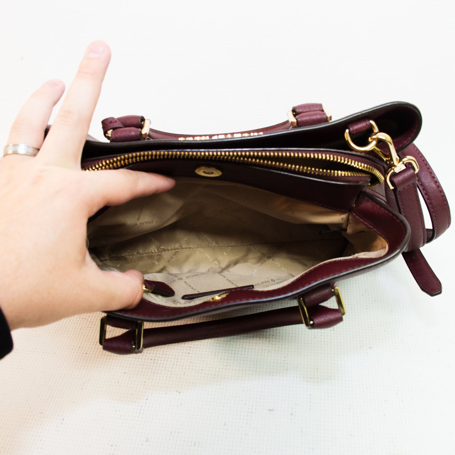 Michael Kors Sheila Medium Saffiano Leather Satchel - 38S8YCAS2L