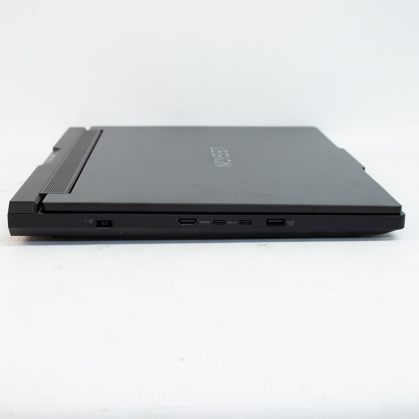 Lenovo Legion Pro 7 - 16AFR10H - AMD Ryzen 9 - 32 GB Ram - 2 TB - RTX5070Ti