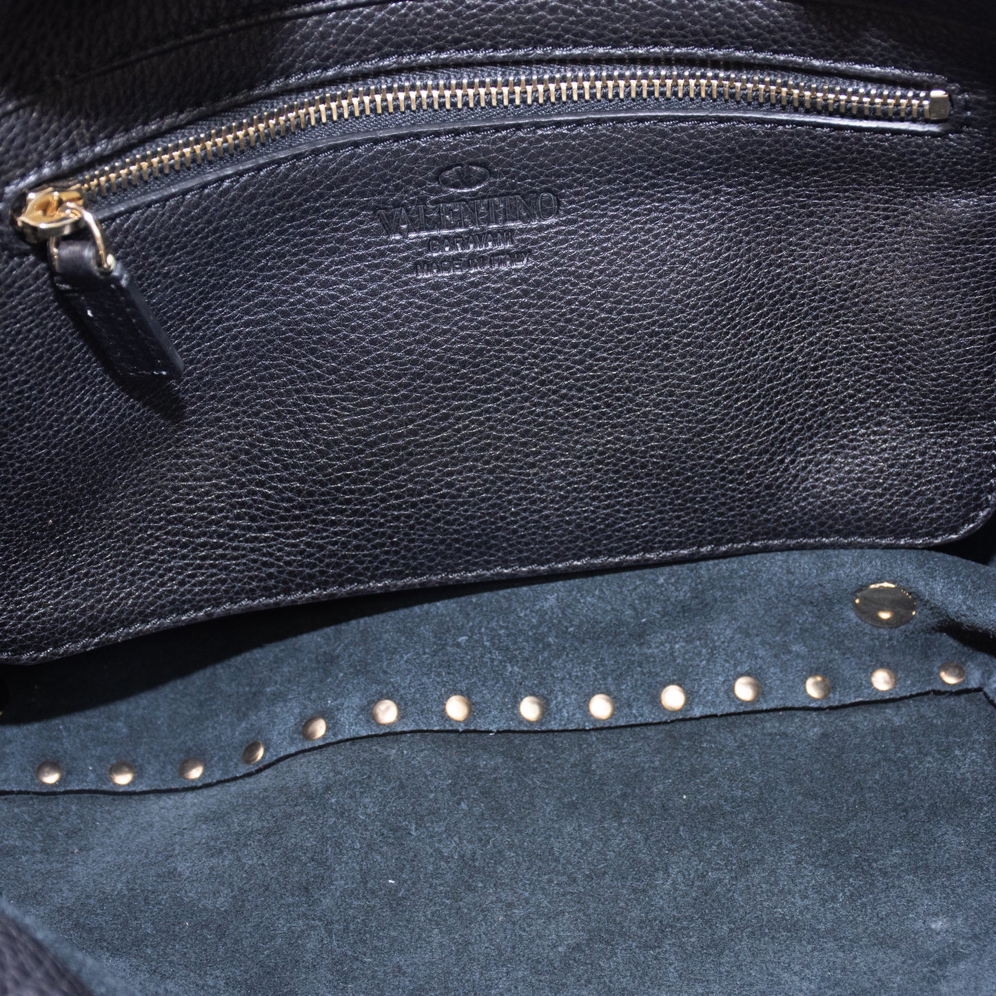 Valentino Garavani Pebbled Calfskin Rockstud Tote - Black