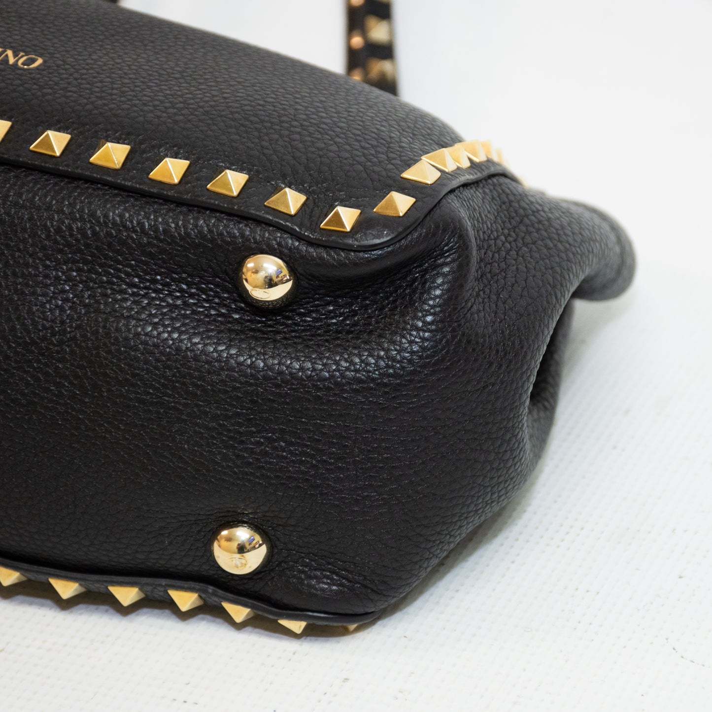 Valentino Garavani Pebbled Calfskin Rockstud Tote - Black
