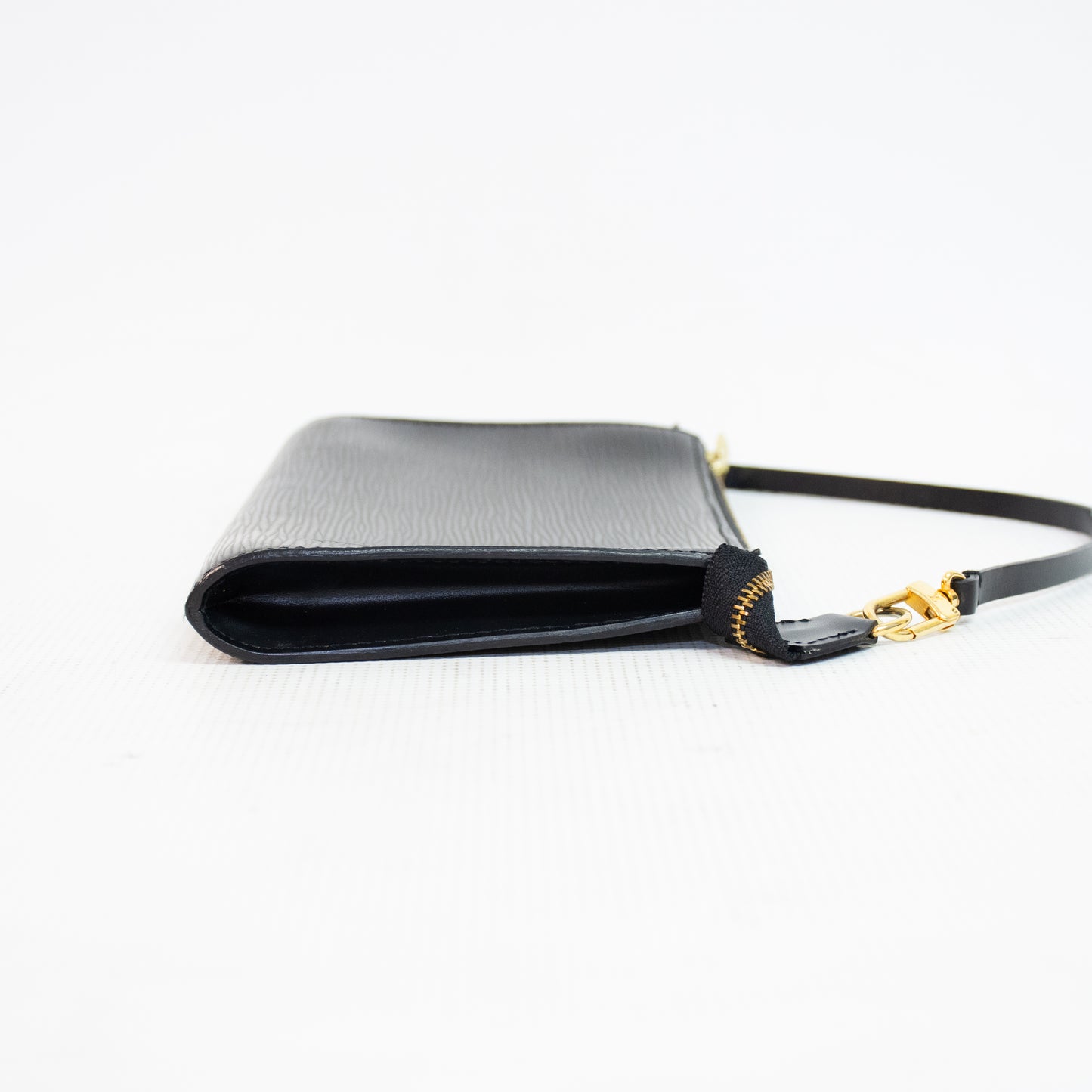 Louis Vuitton EPI Pochette Black Accessories Shoulder Bag