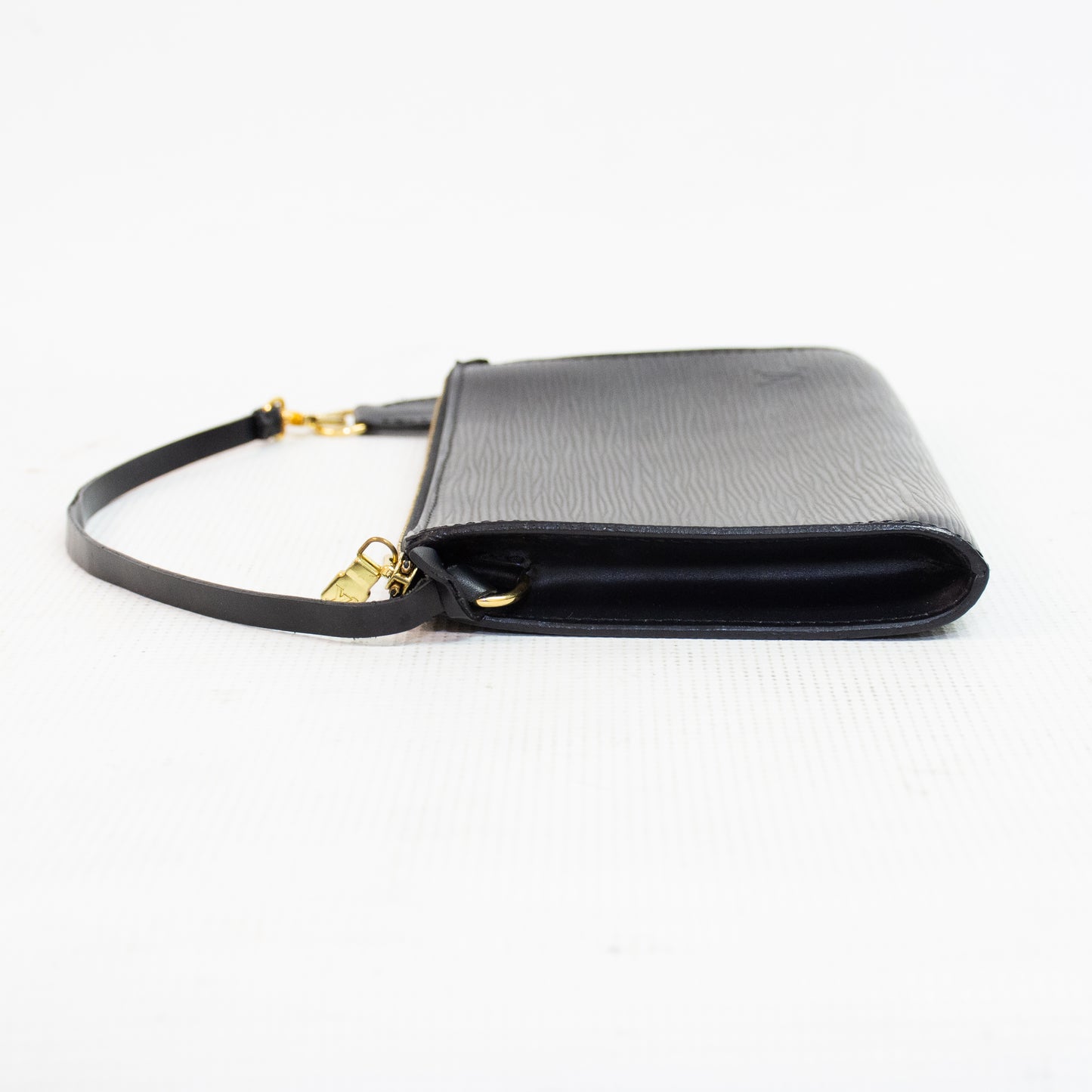 Louis Vuitton EPI Pochette Black Accessories Shoulder Bag