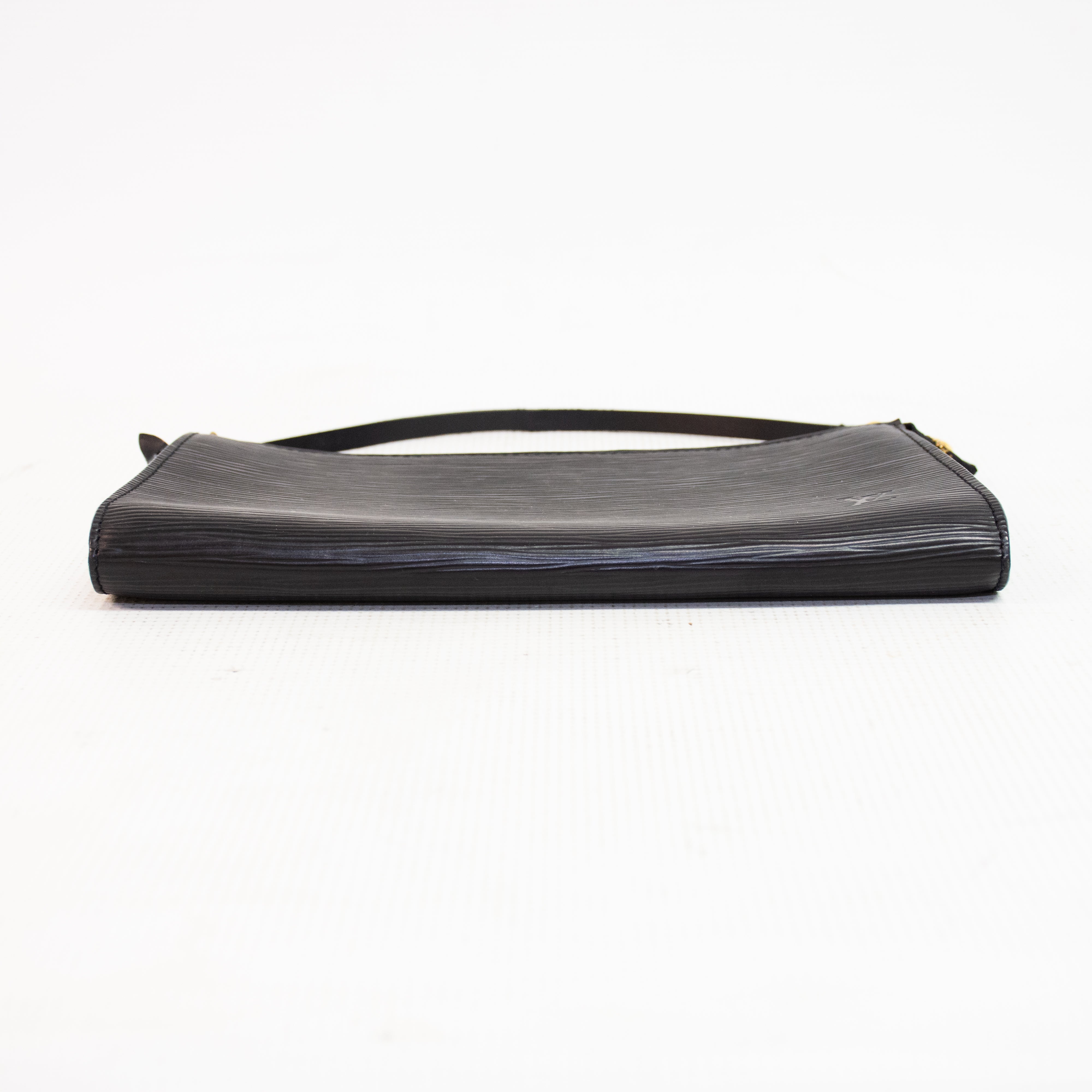 Louis Vuitton EPI Pochette Black Accessories Shoulder Bag